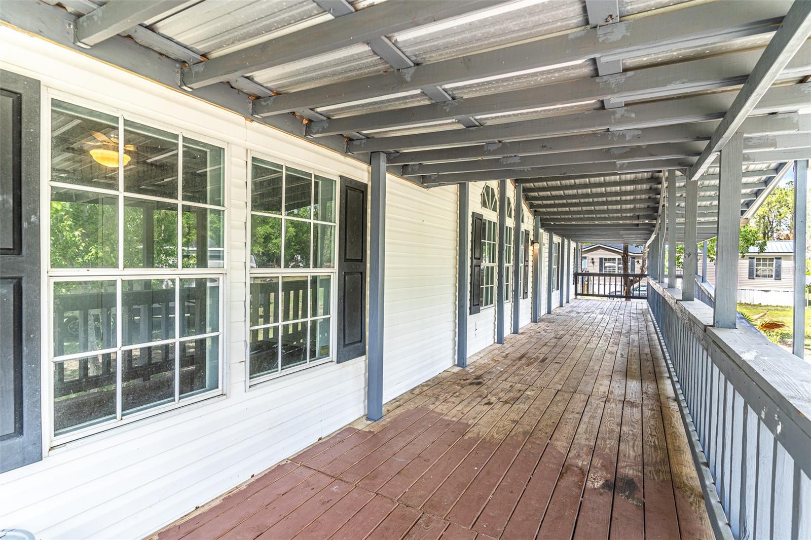 17822 COMMONWEALTH AVE N