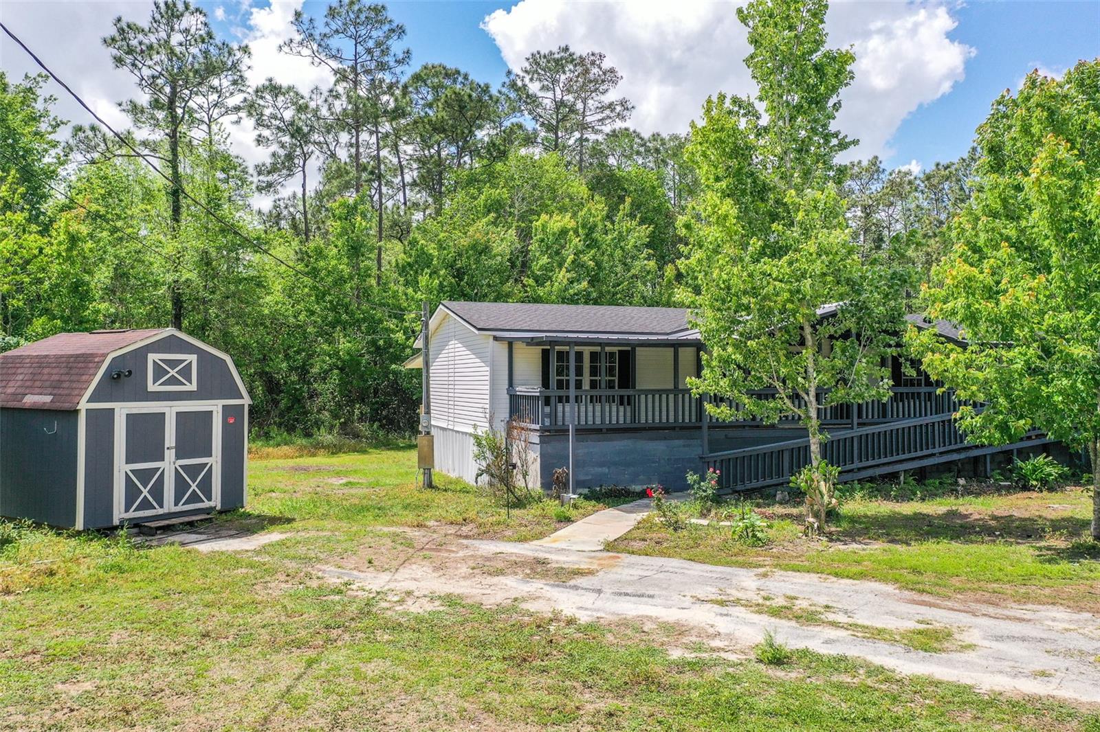 17822 COMMONWEALTH AVE N