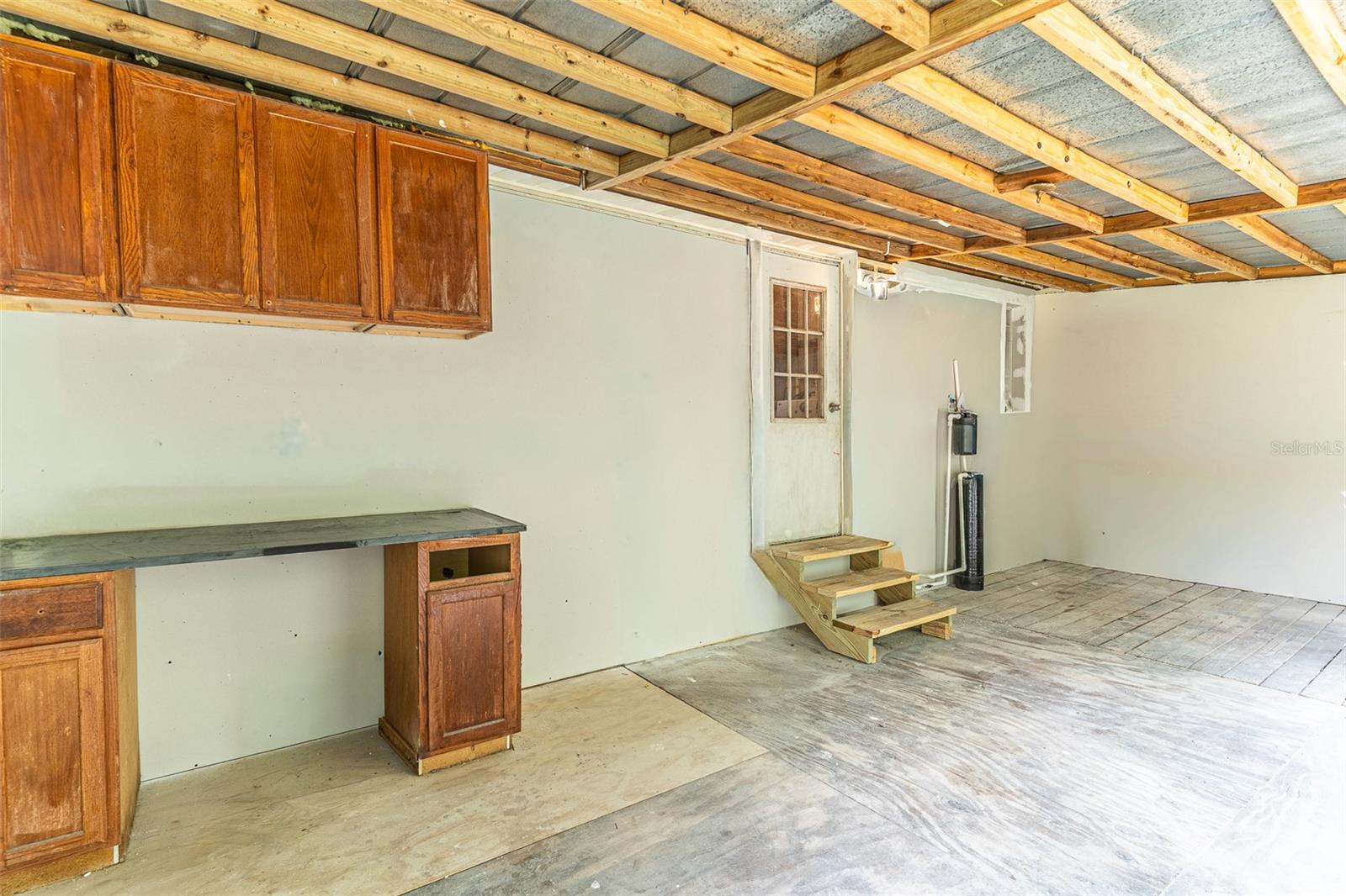 17822 COMMONWEALTH AVE N