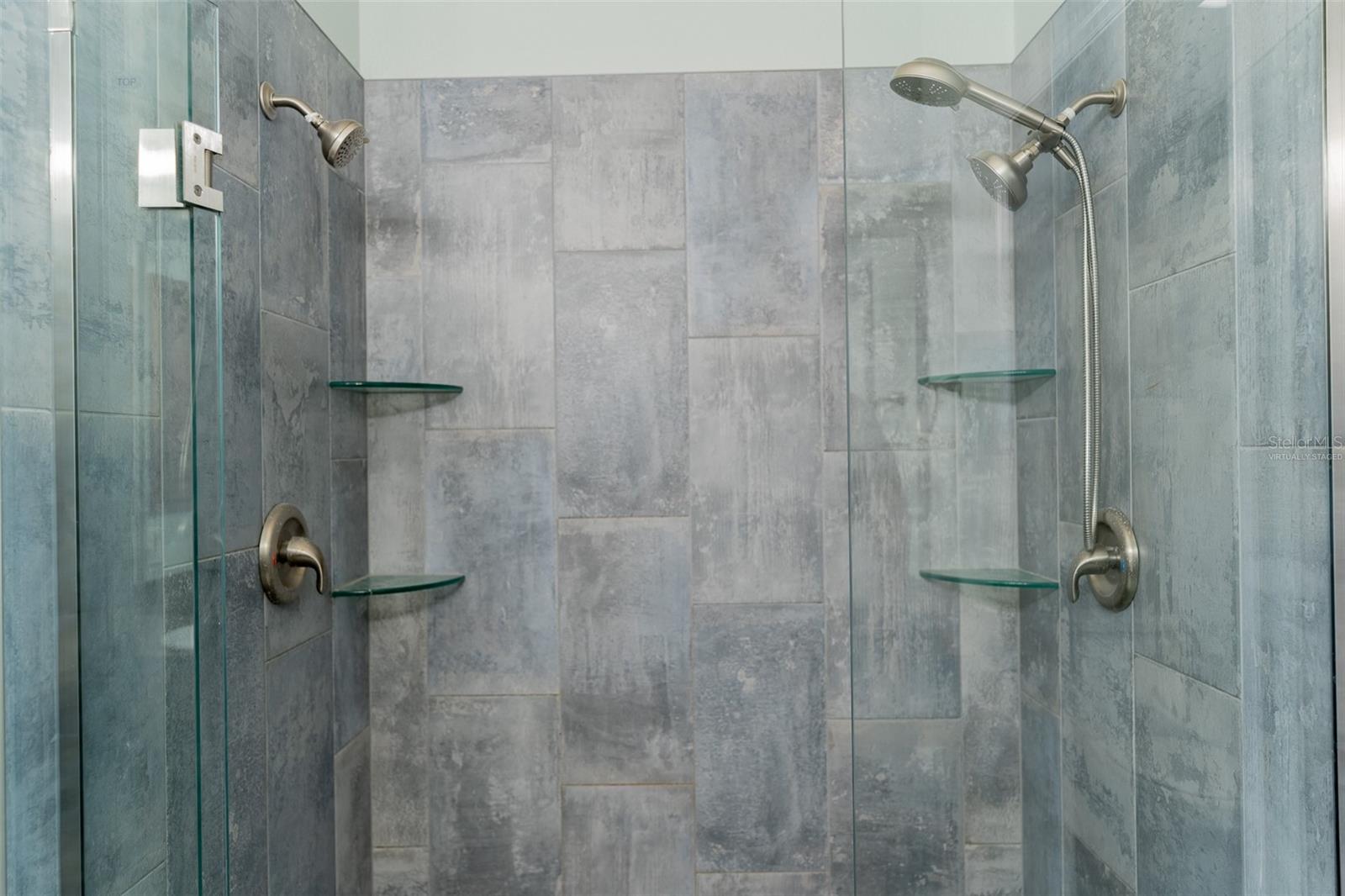 4127 ISLAND LAKES DR