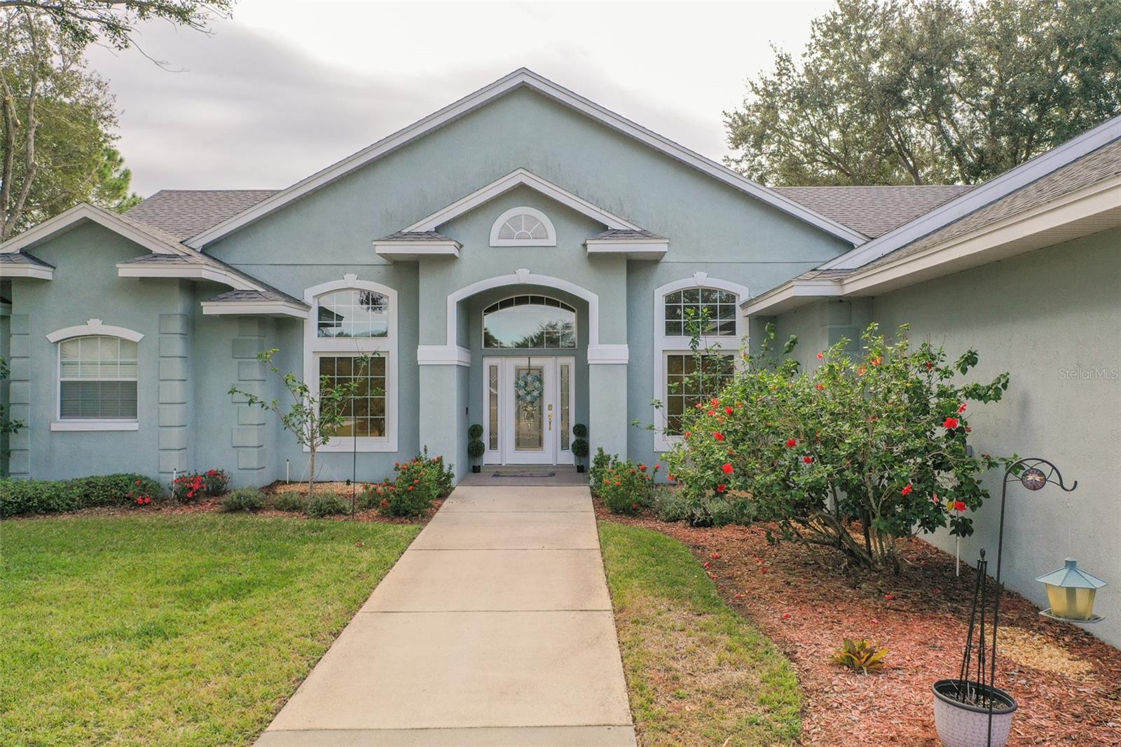 304 LOCHEN CIR SE