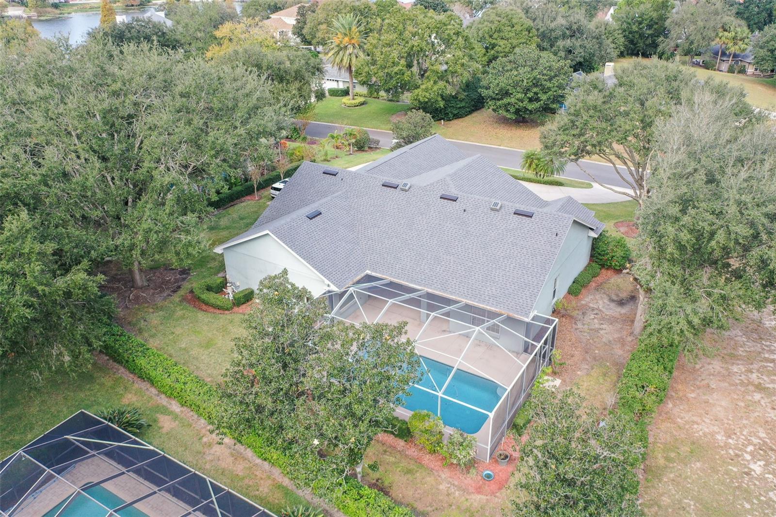 304 LOCHEN CIR SE