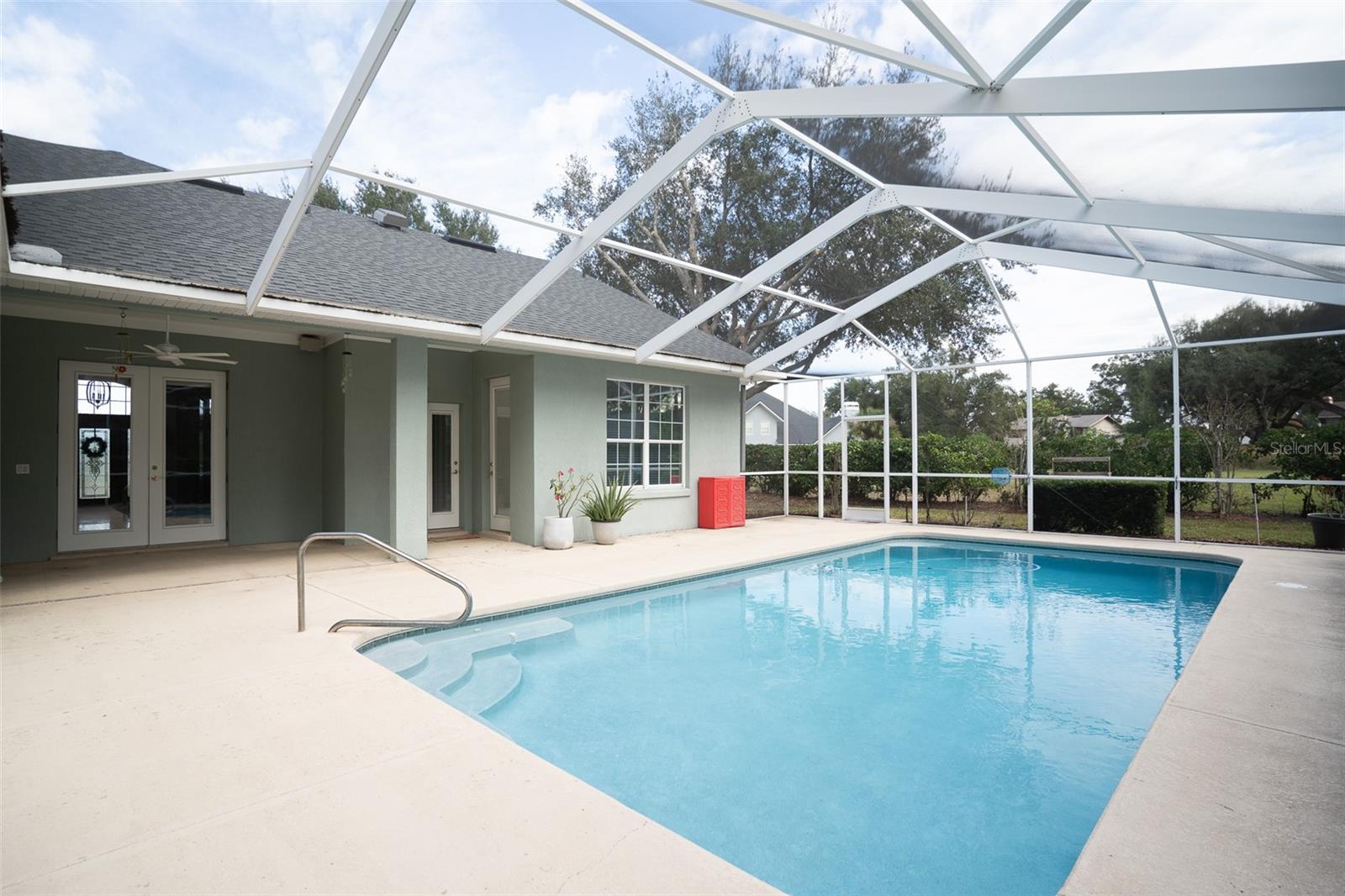 304 LOCHEN CIR SE