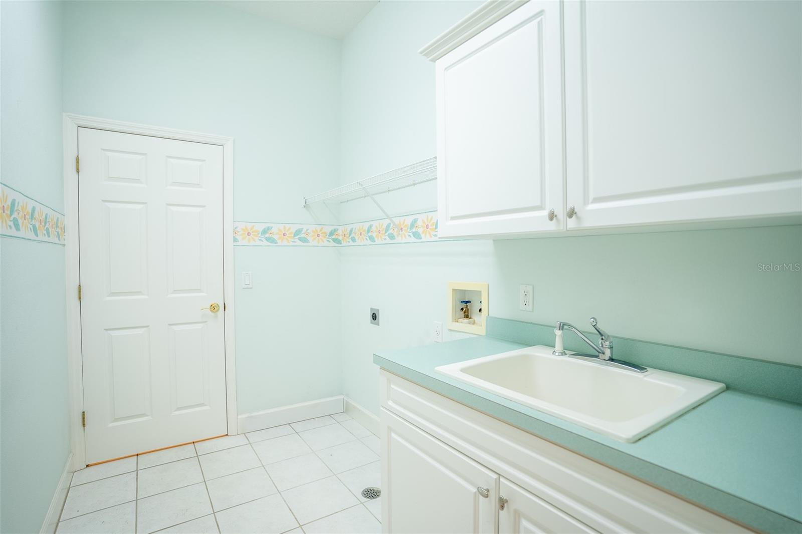 304 LOCHEN CIR SE