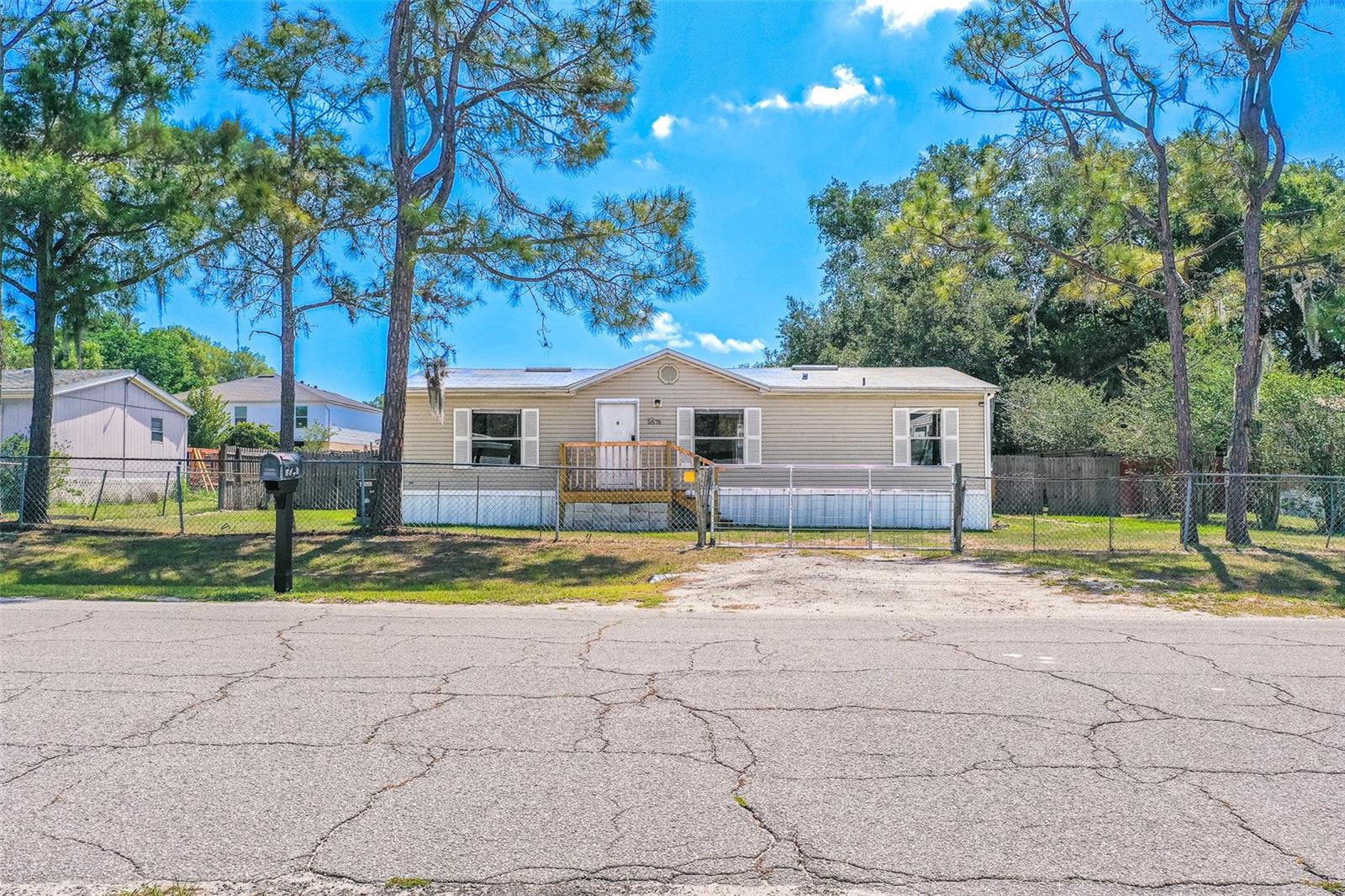 5676 CHERRY TREE DR