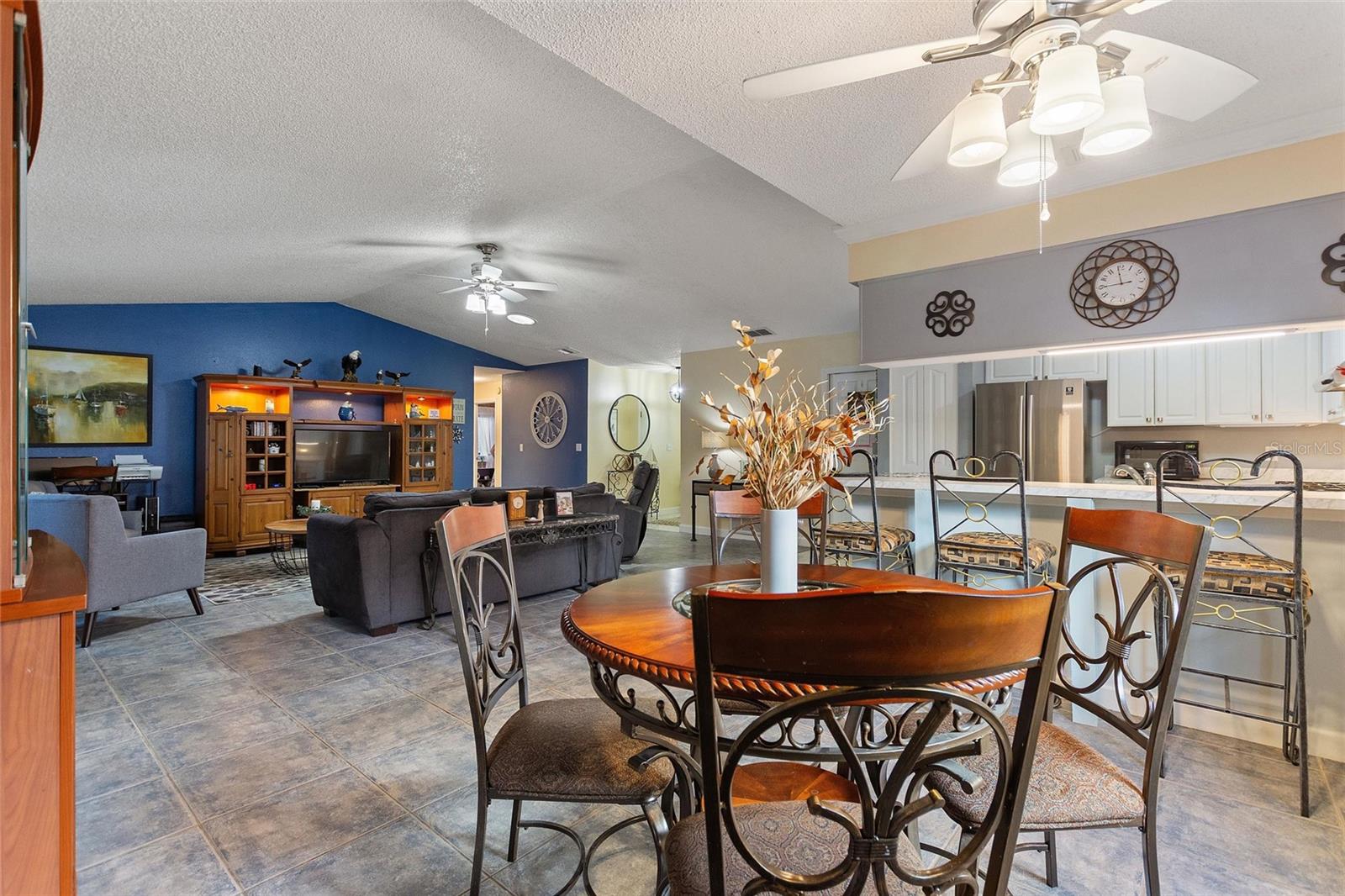 3305 FOX RIDGE DR