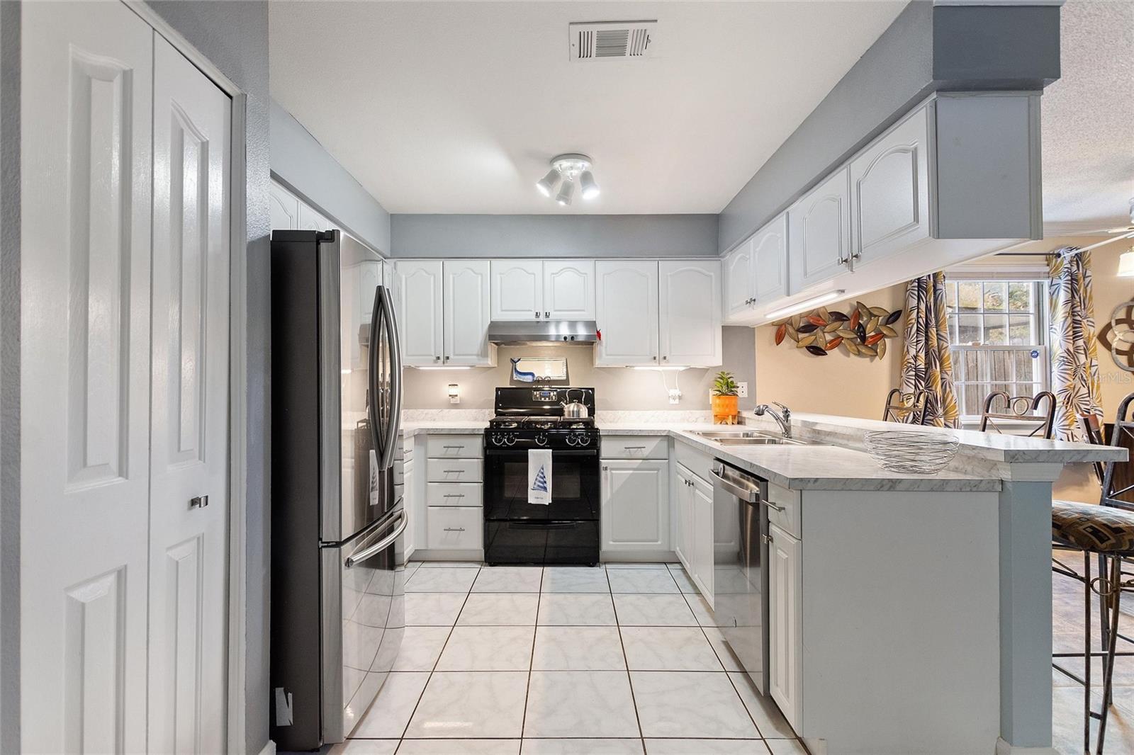 3305 FOX RIDGE DR