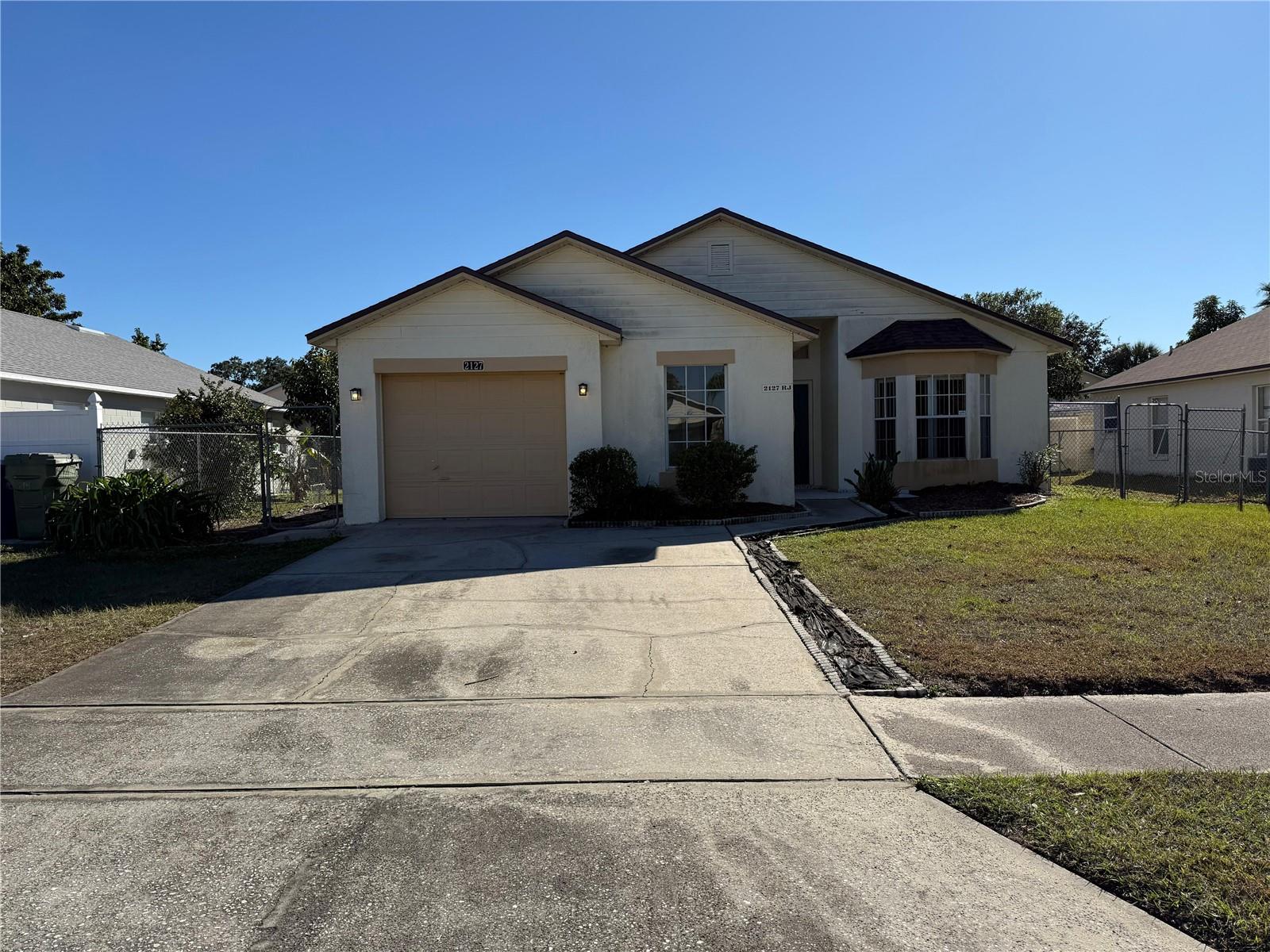 2127 RJ CIR