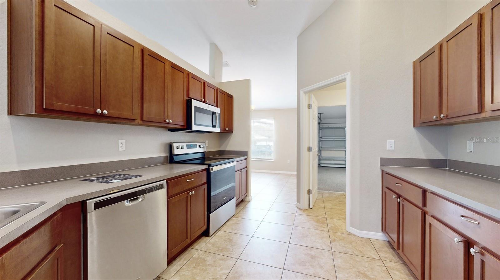 3422 IMPERIAL MANOR WAY