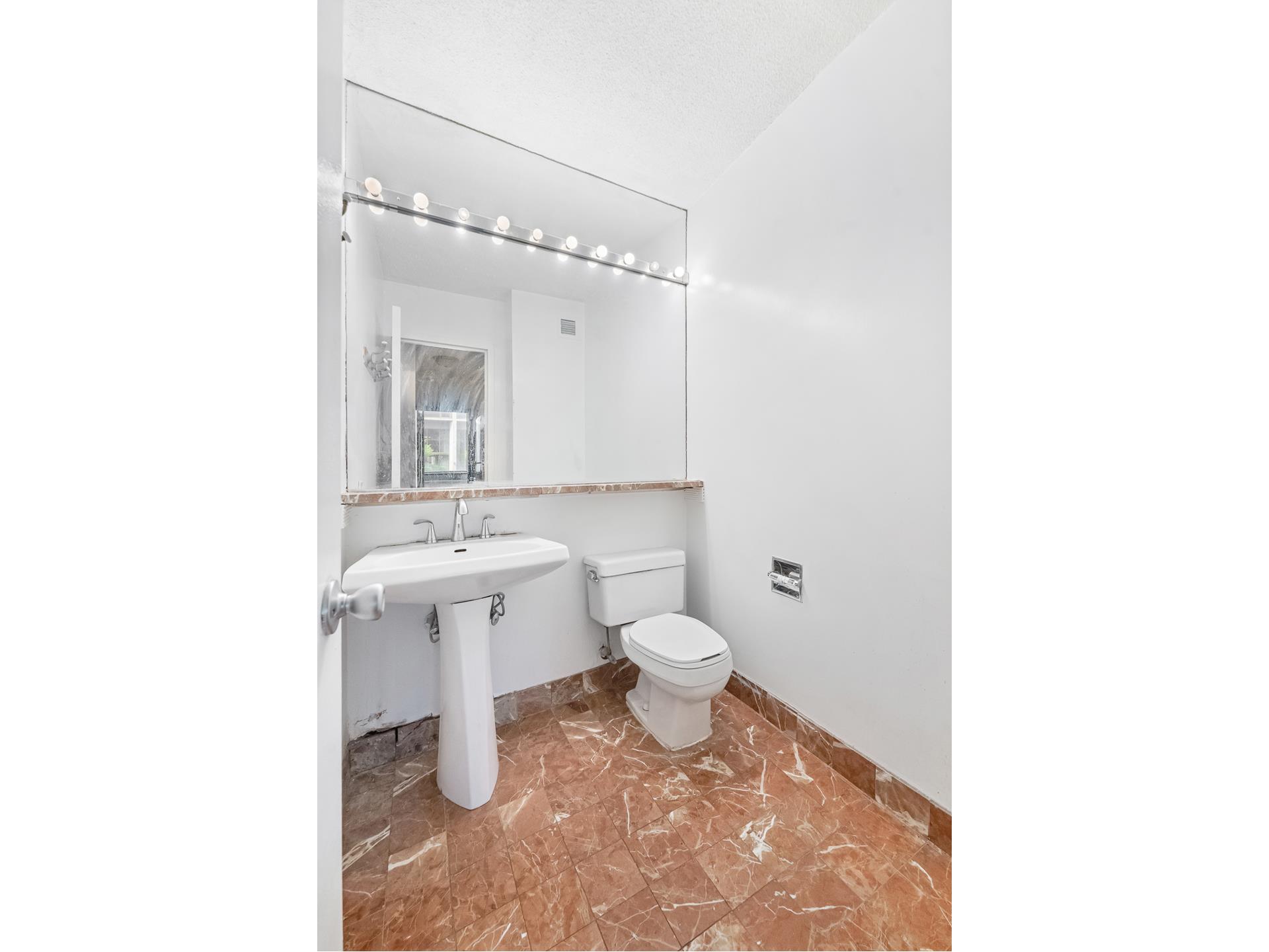 245 E 93RD Street 18A
