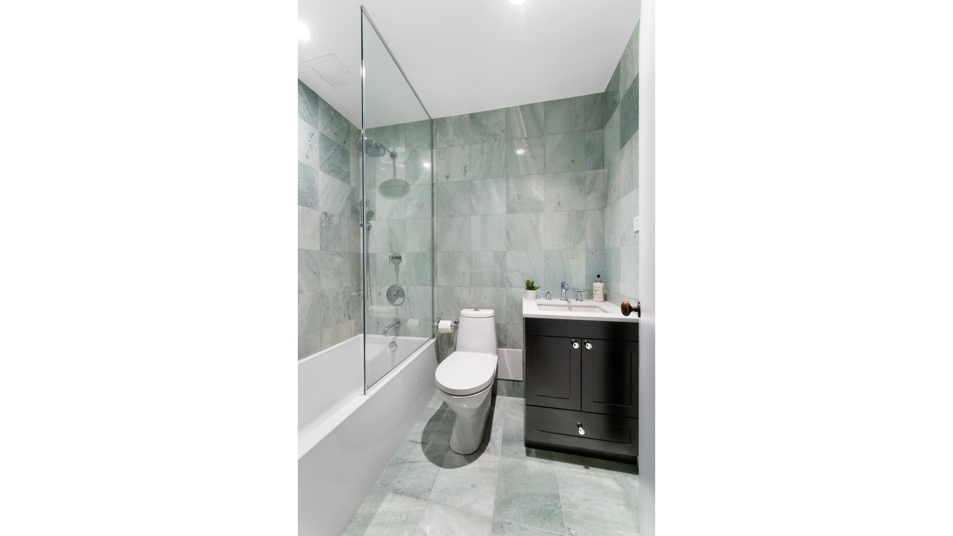 106 CENTRAL Park S 14G