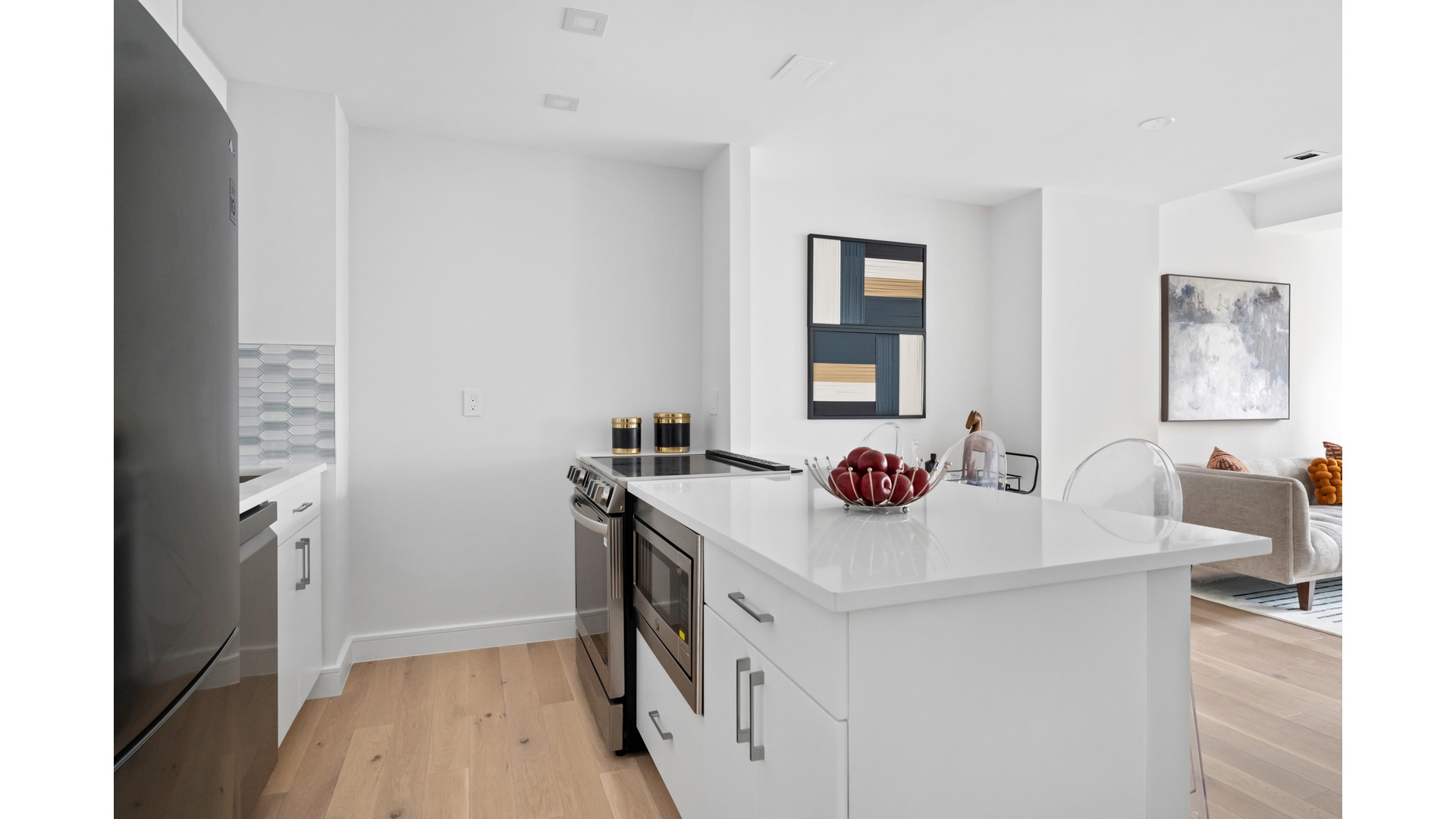 106 CENTRAL Park S 14G