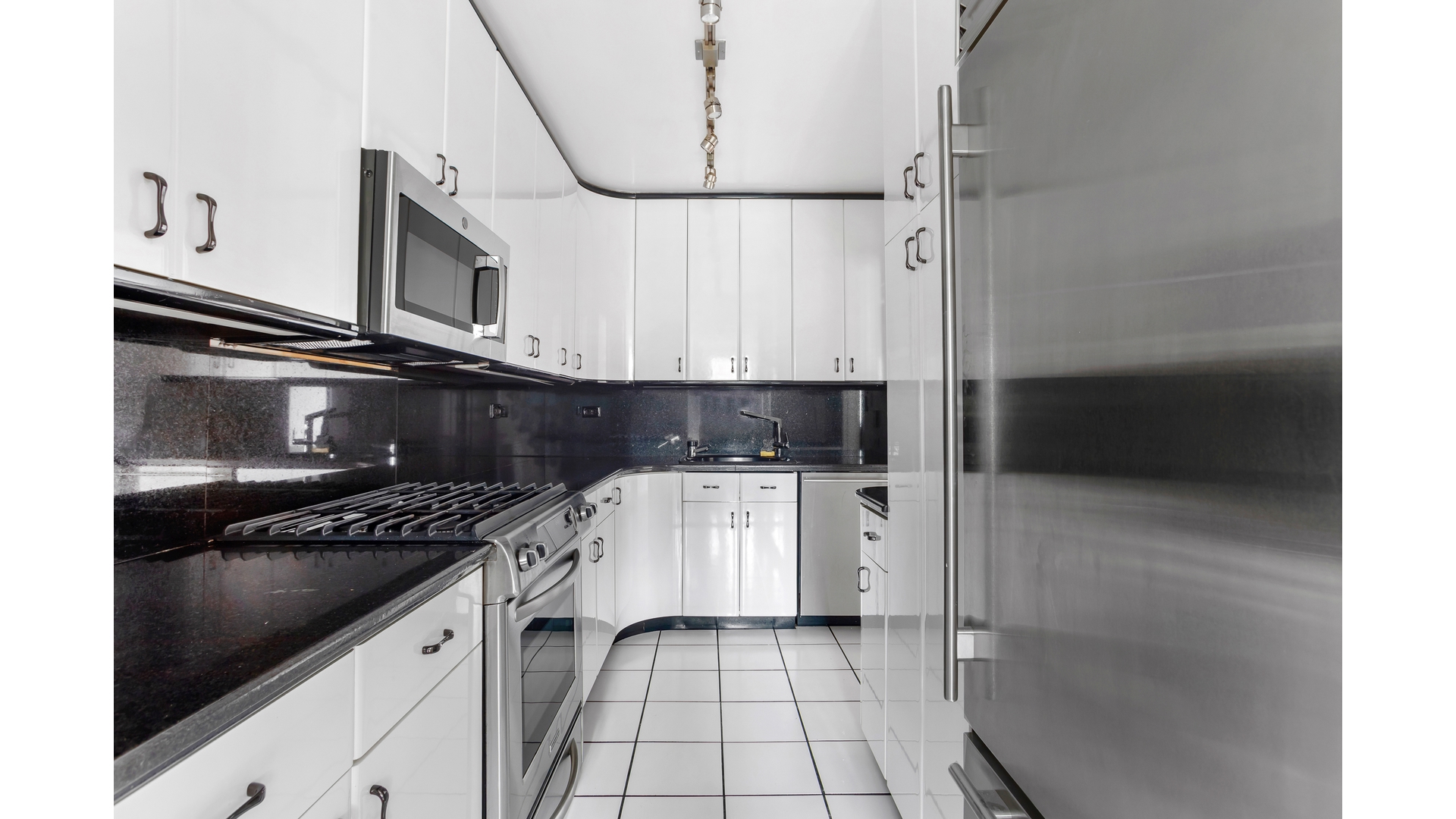 215 E 80TH Street 7L