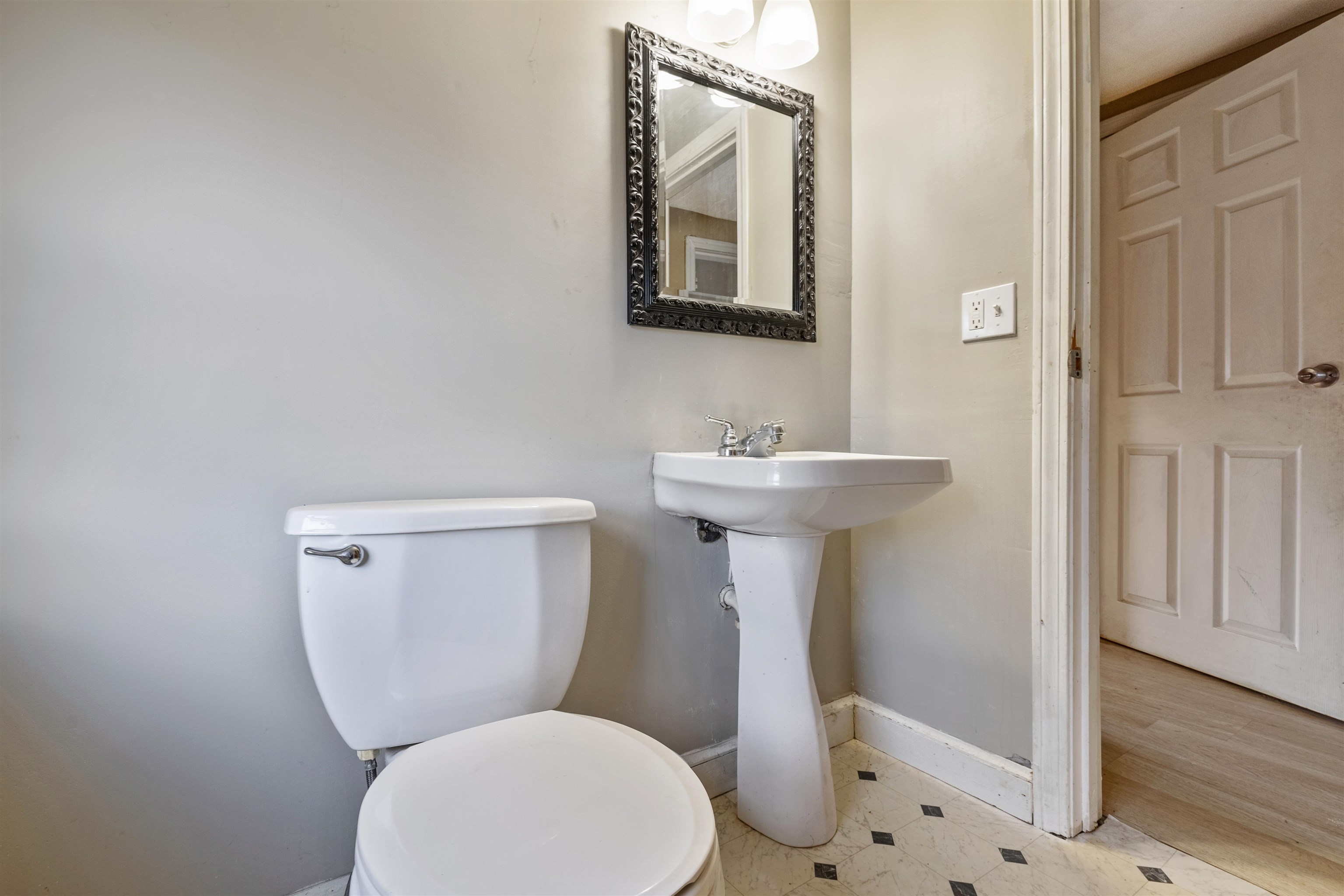 115 Upper Welden Street