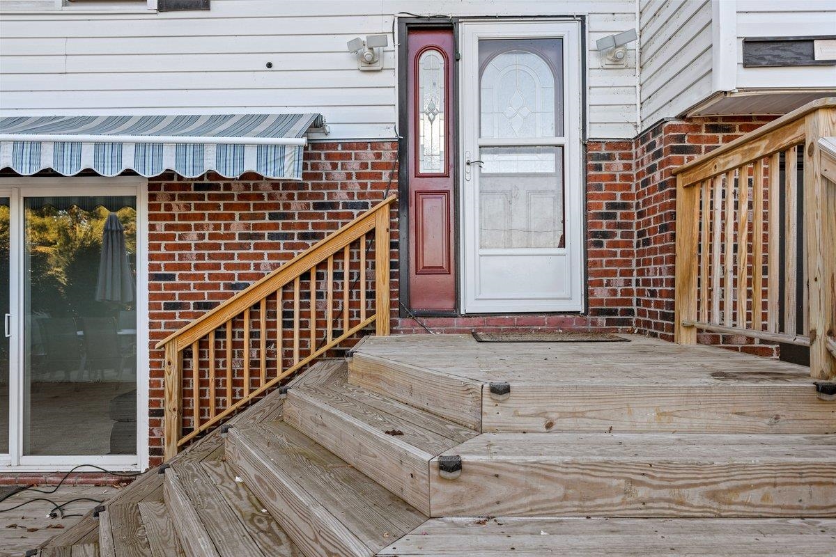 34 Johnny Cake Lane