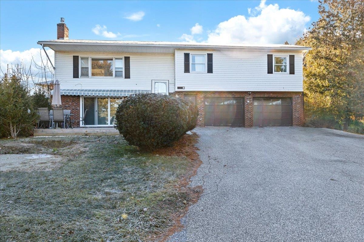 34 Johnny Cake Lane
