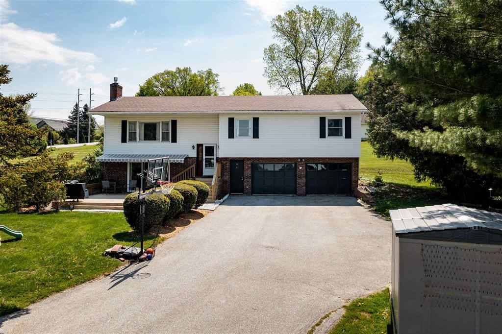 34 Johnny Cake Lane