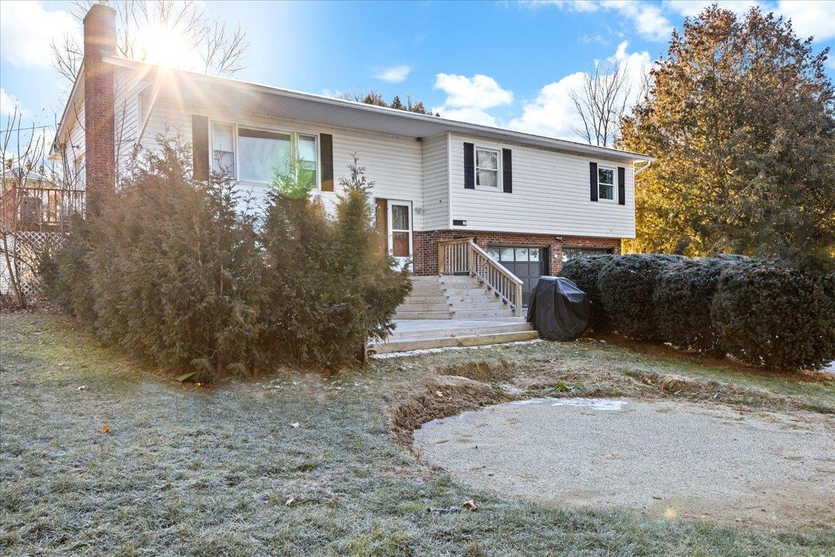 34 Johnny Cake Lane