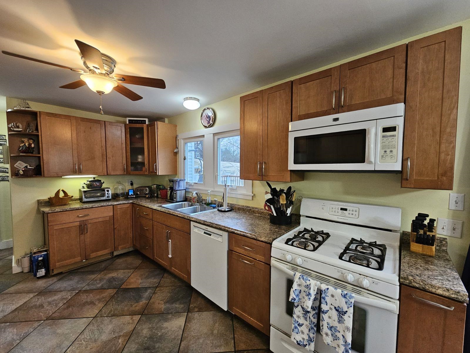 165 Woodbury Road
