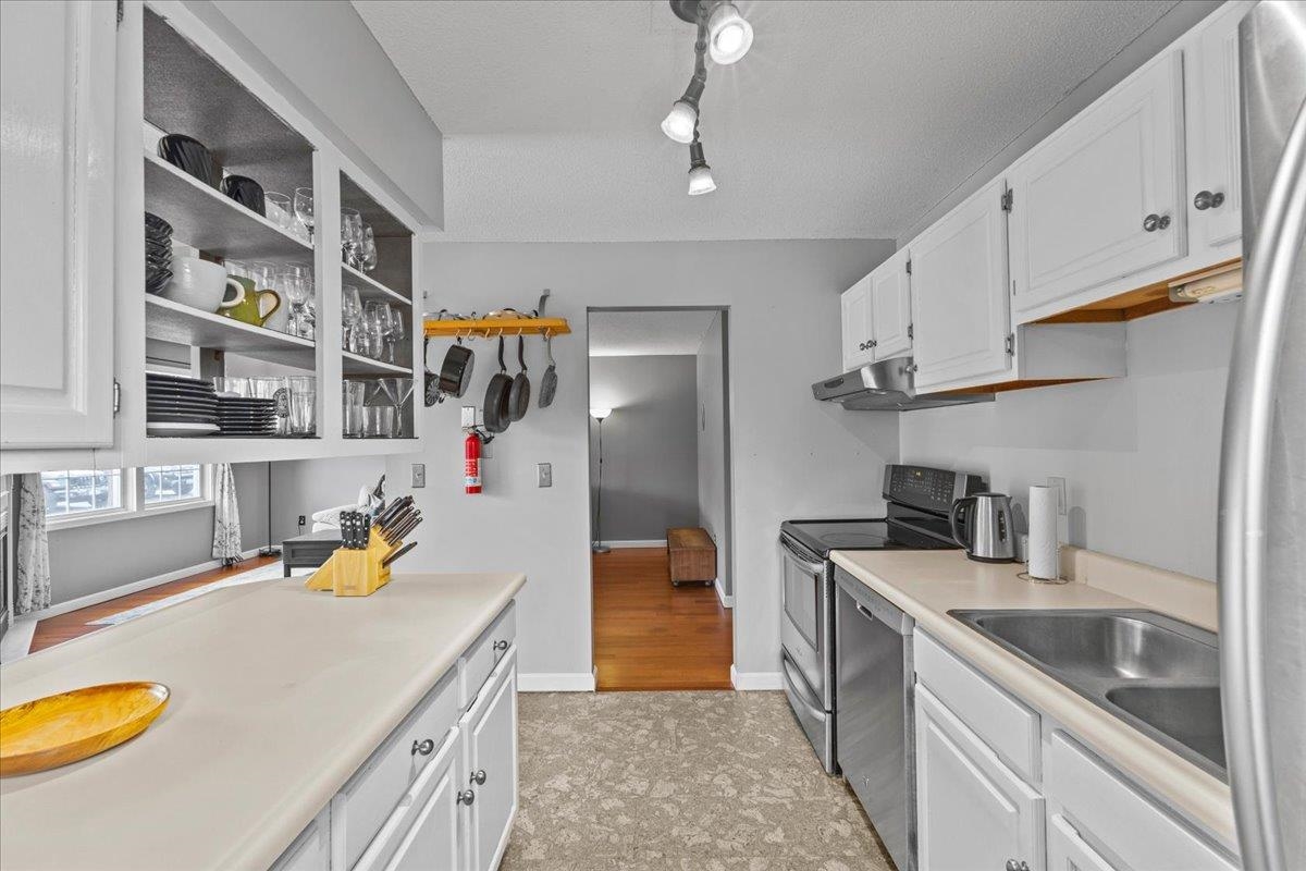 171 N Twin Oaks Terrace
