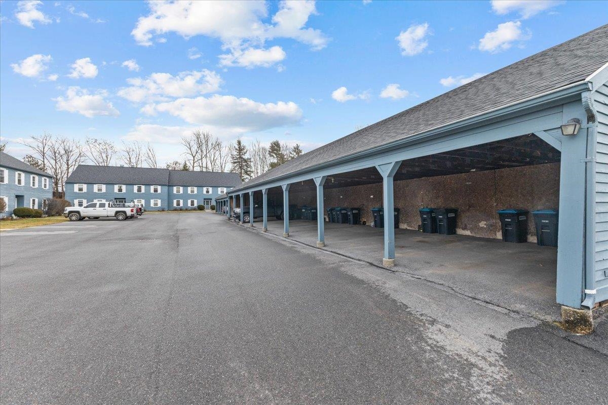 171 N Twin Oaks Terrace