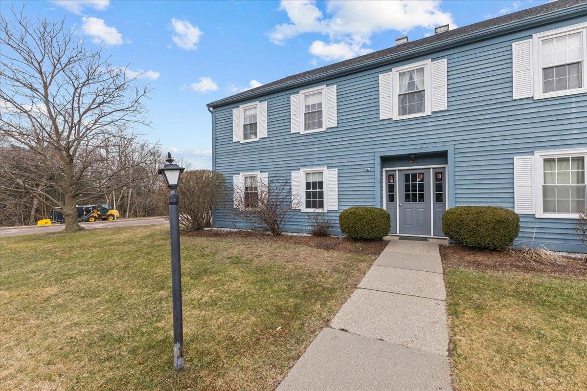 171 N Twin Oaks Terrace