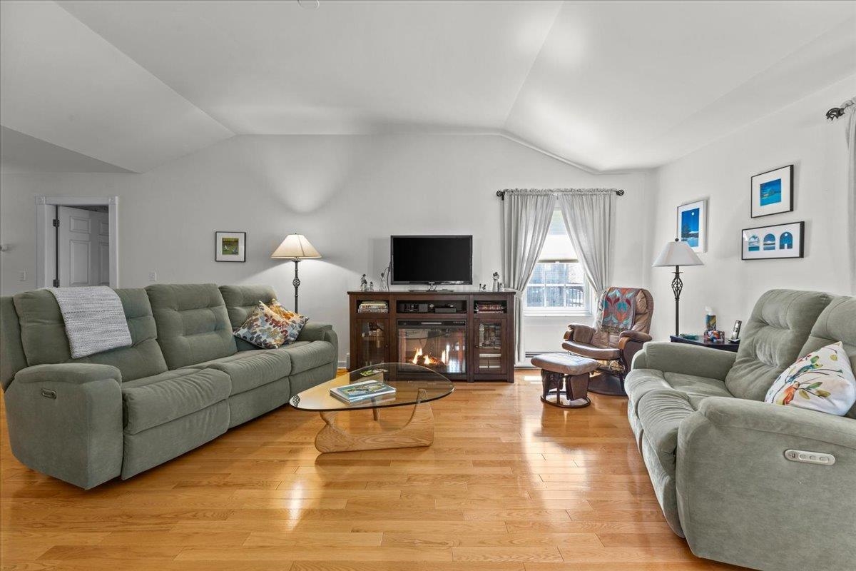 468 Bittersweet Circle