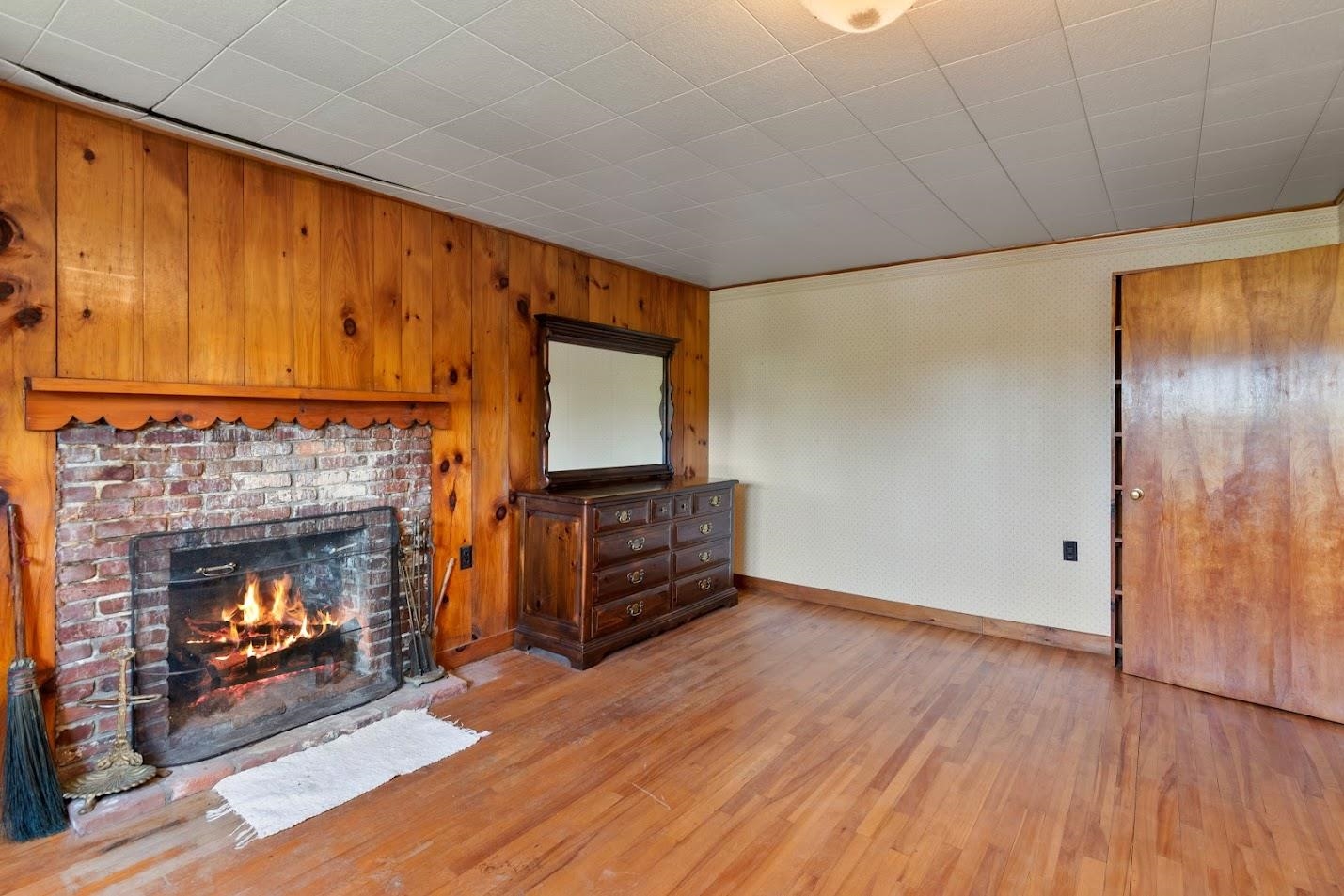 586 Plains Road