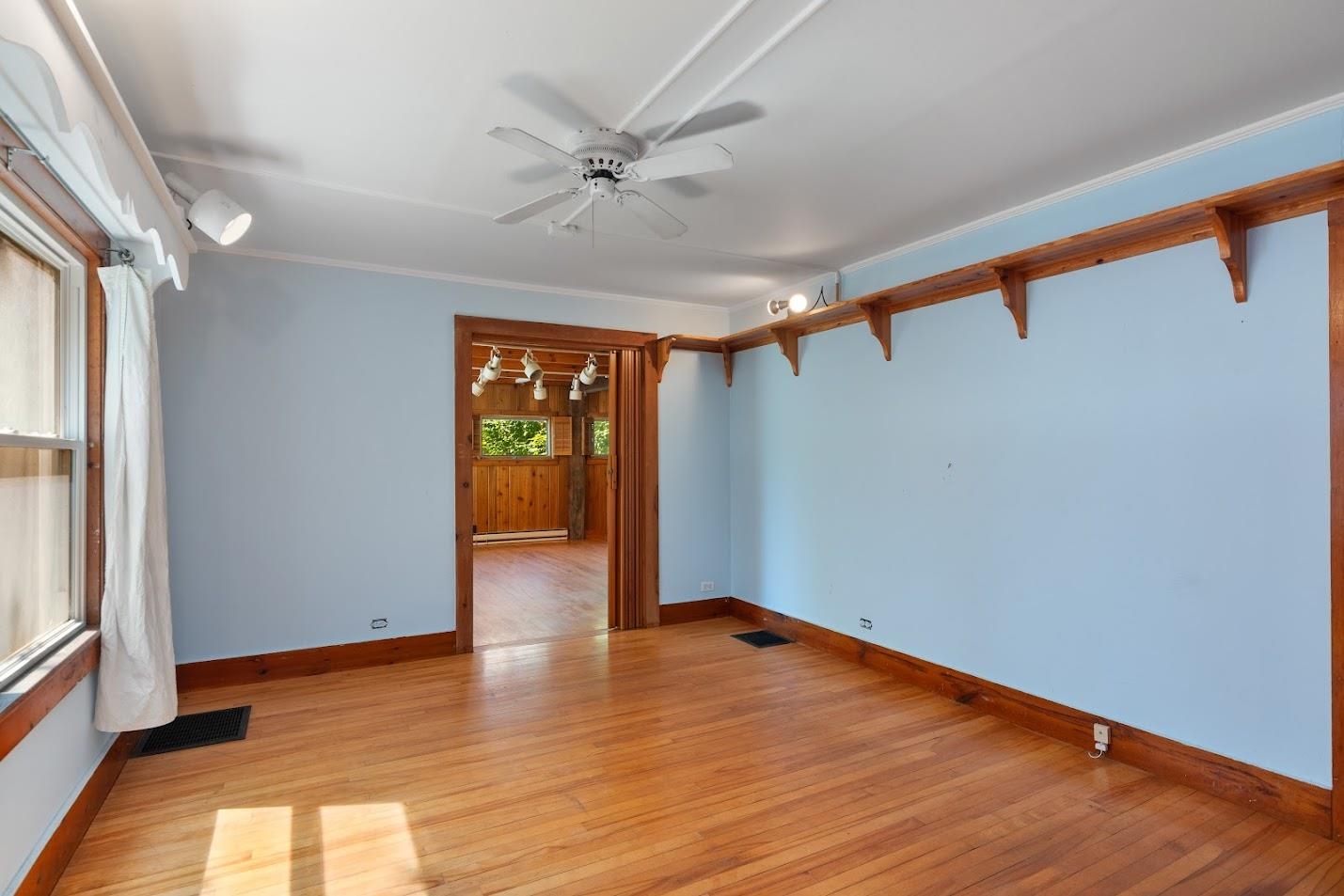586 Plains Road