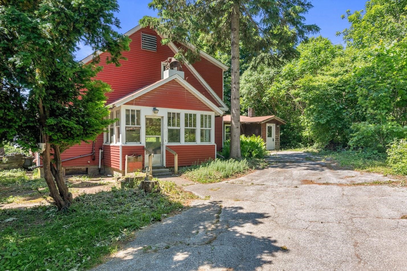 586 Plains Road