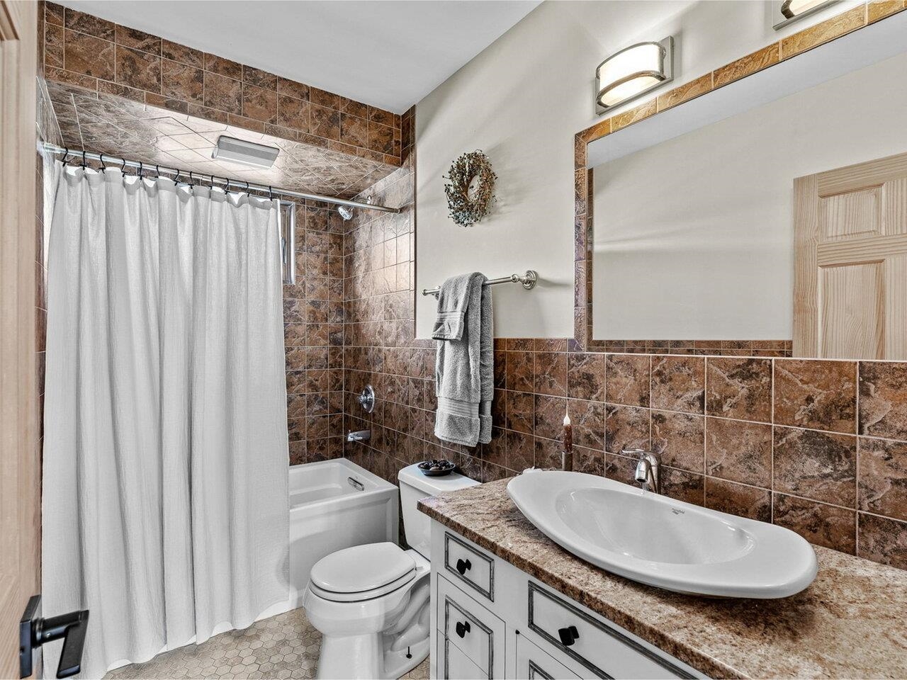 512 Delong Lane
