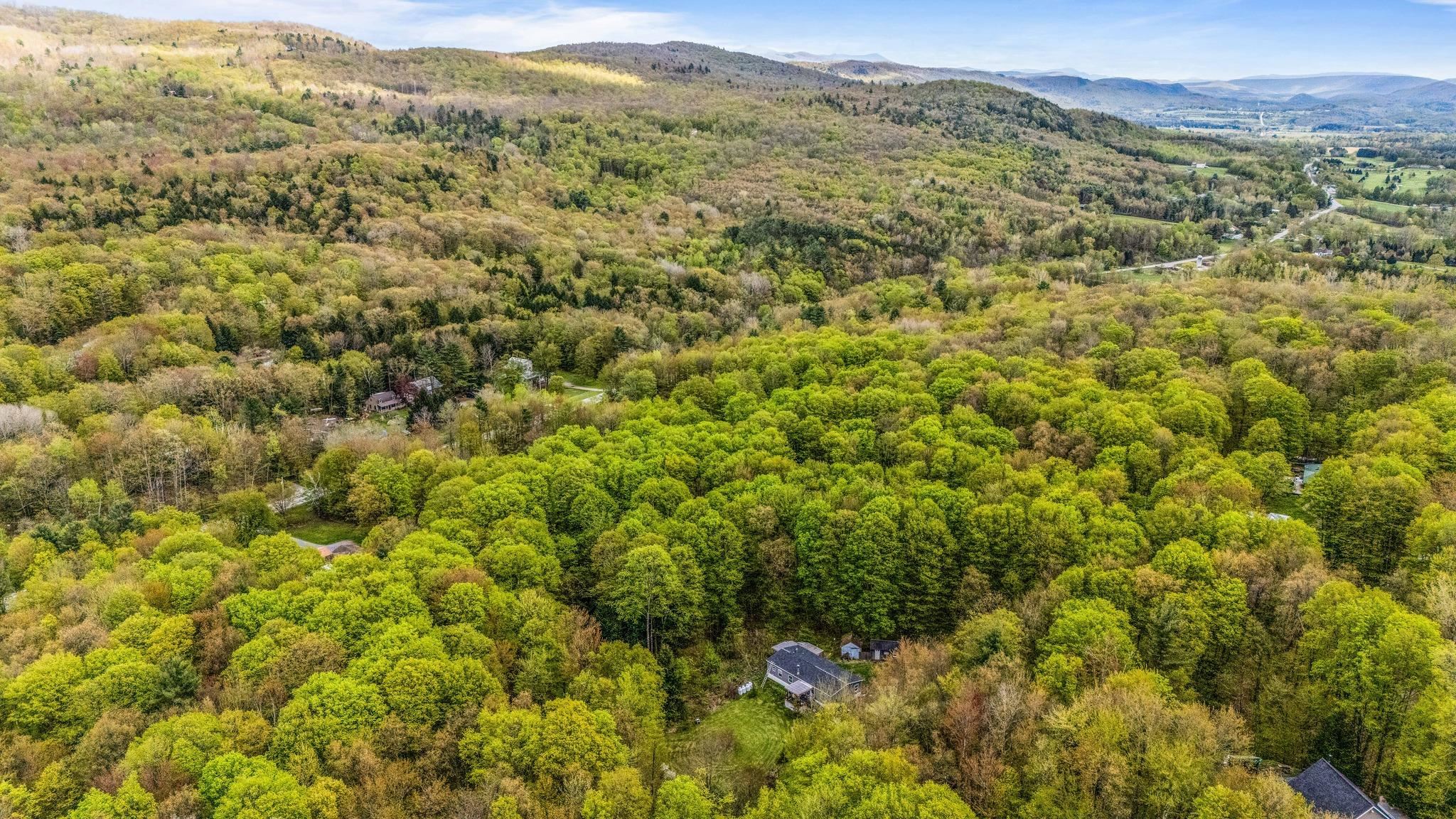 135 Buck Hill Road East