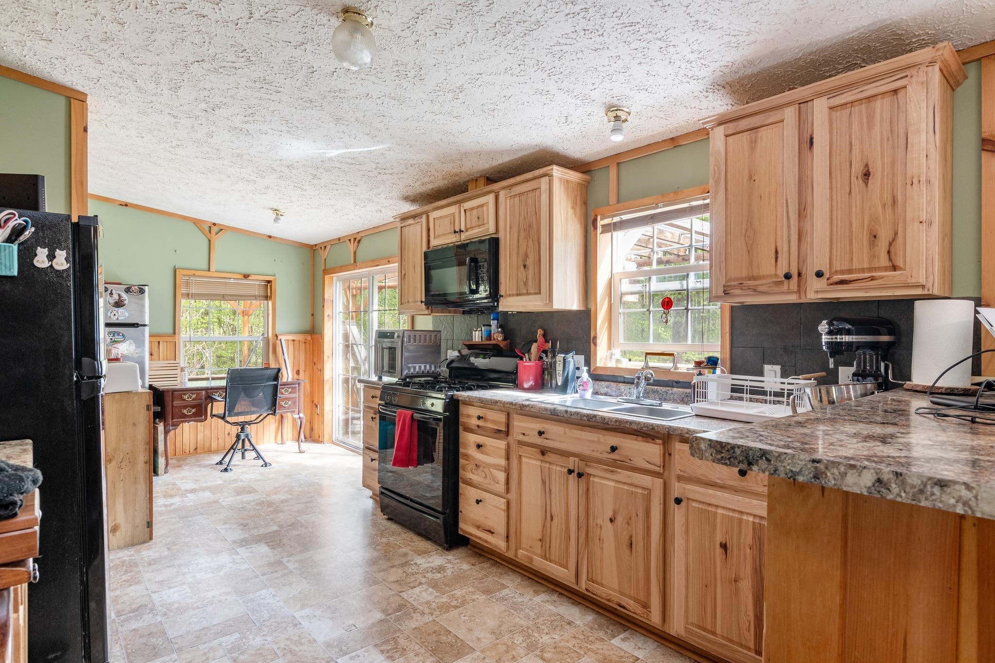 135 Buck Hill Road East