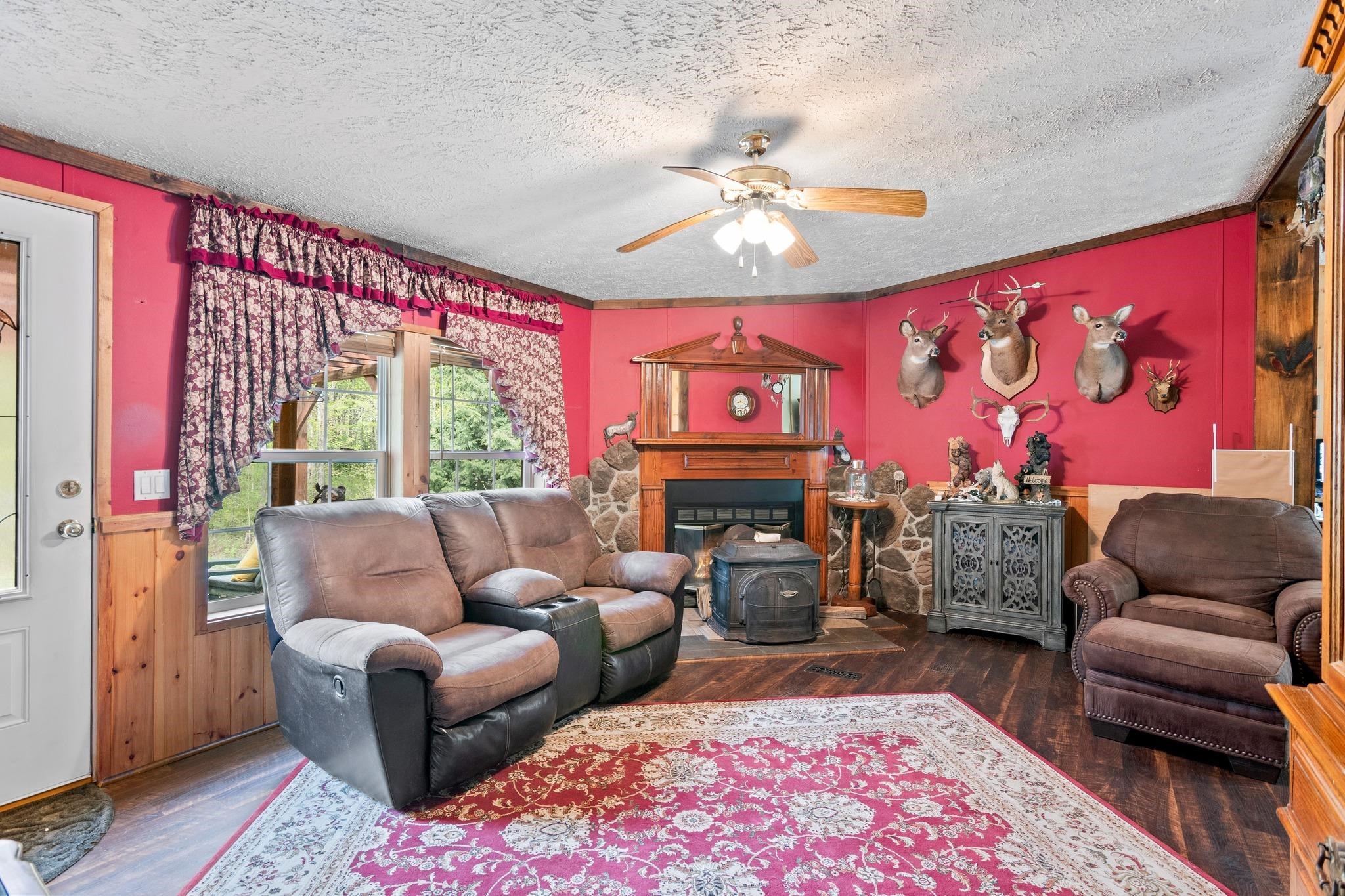 135 Buck Hill Road East