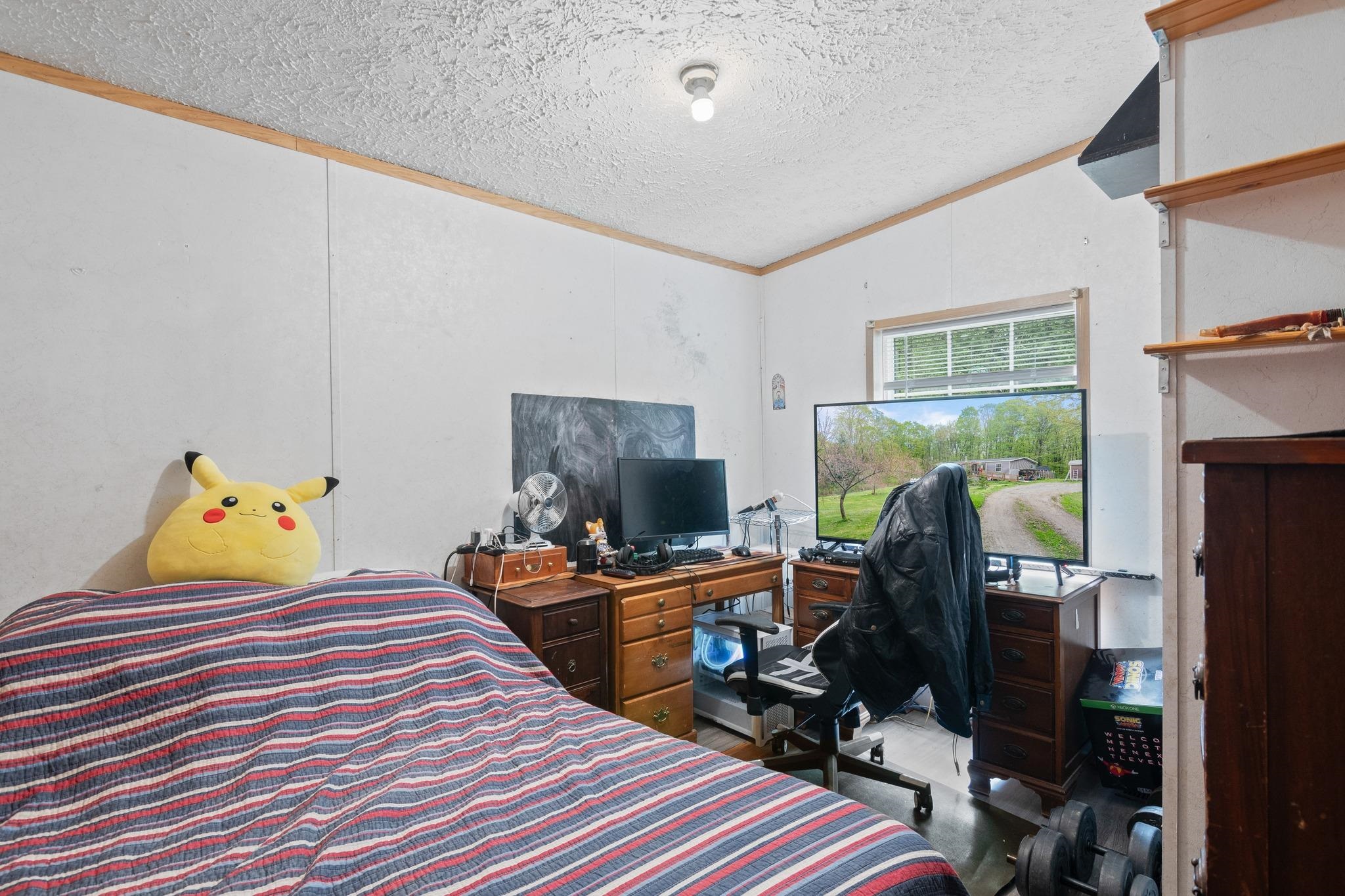 135 Buck Hill Road East