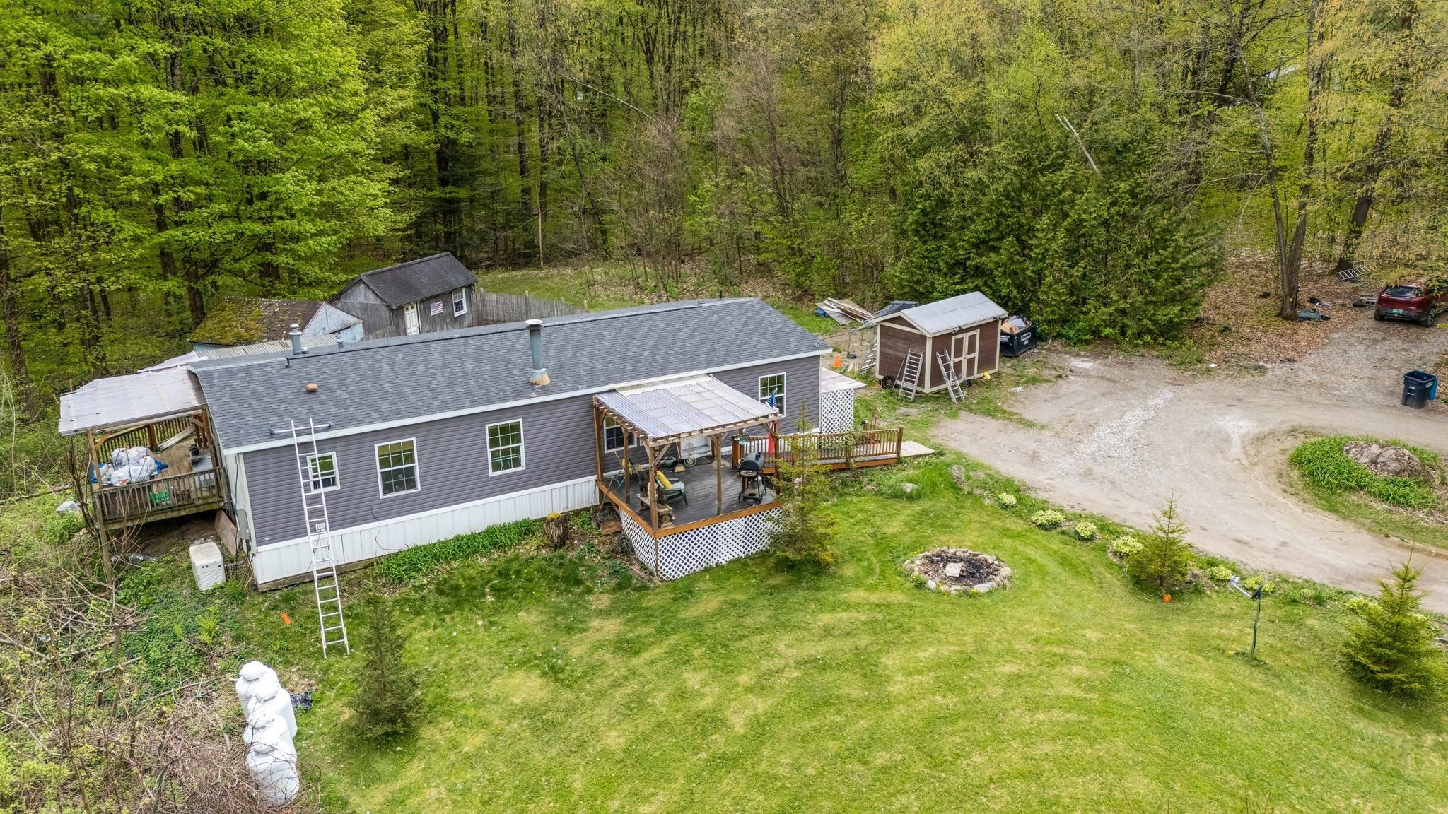 135 Buck Hill Road East