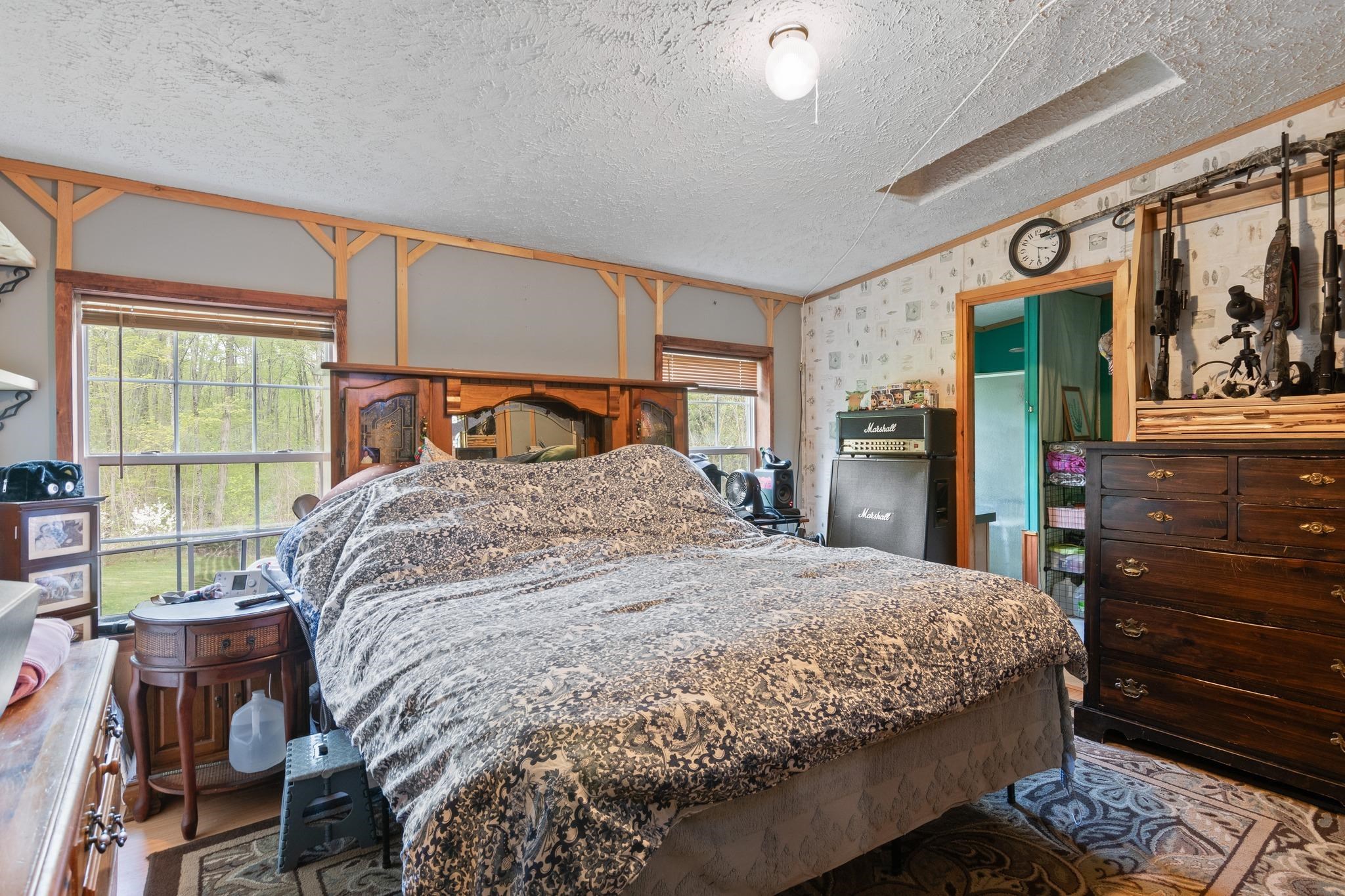 135 Buck Hill Road East