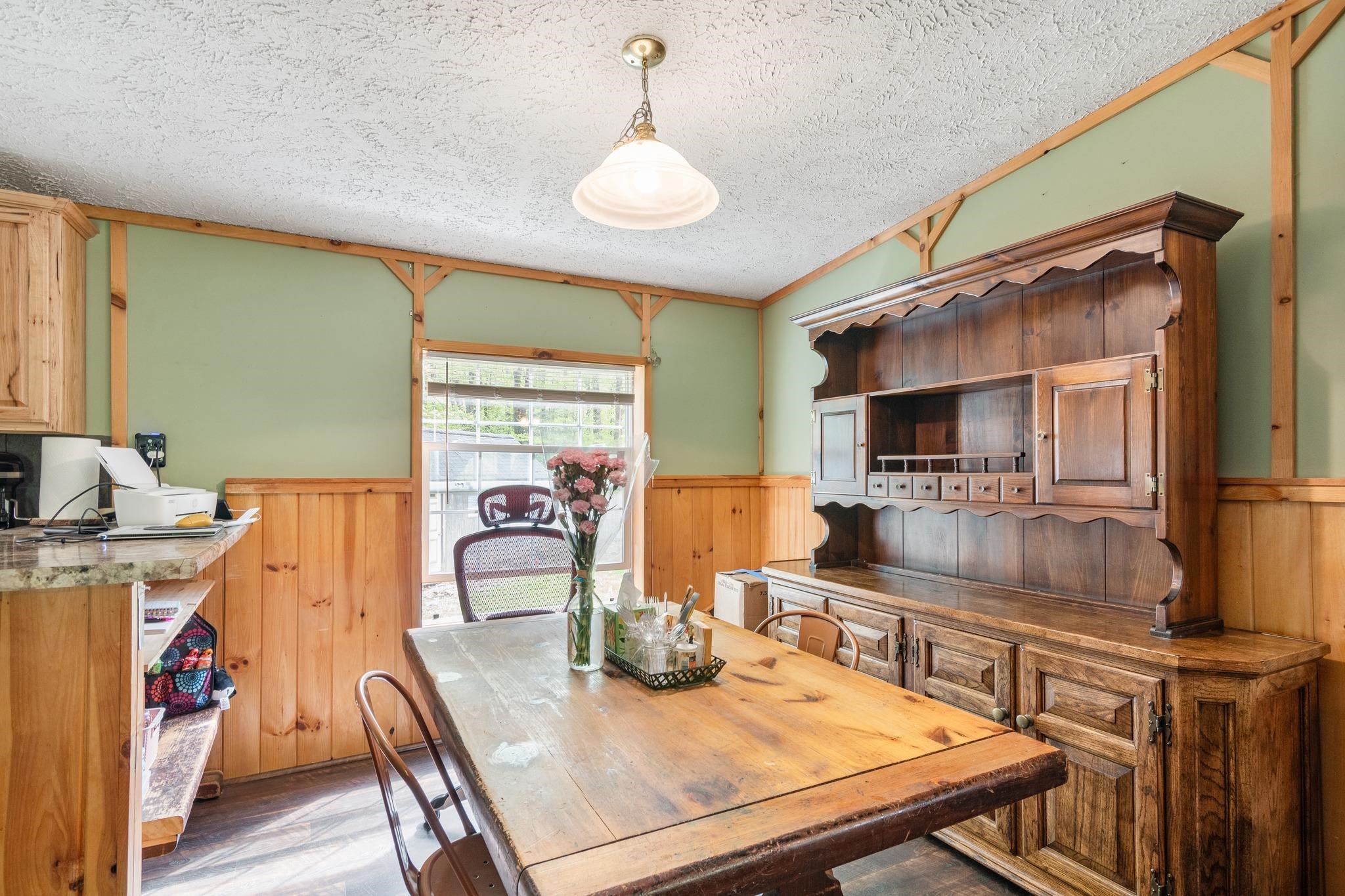 135 Buck Hill Road East