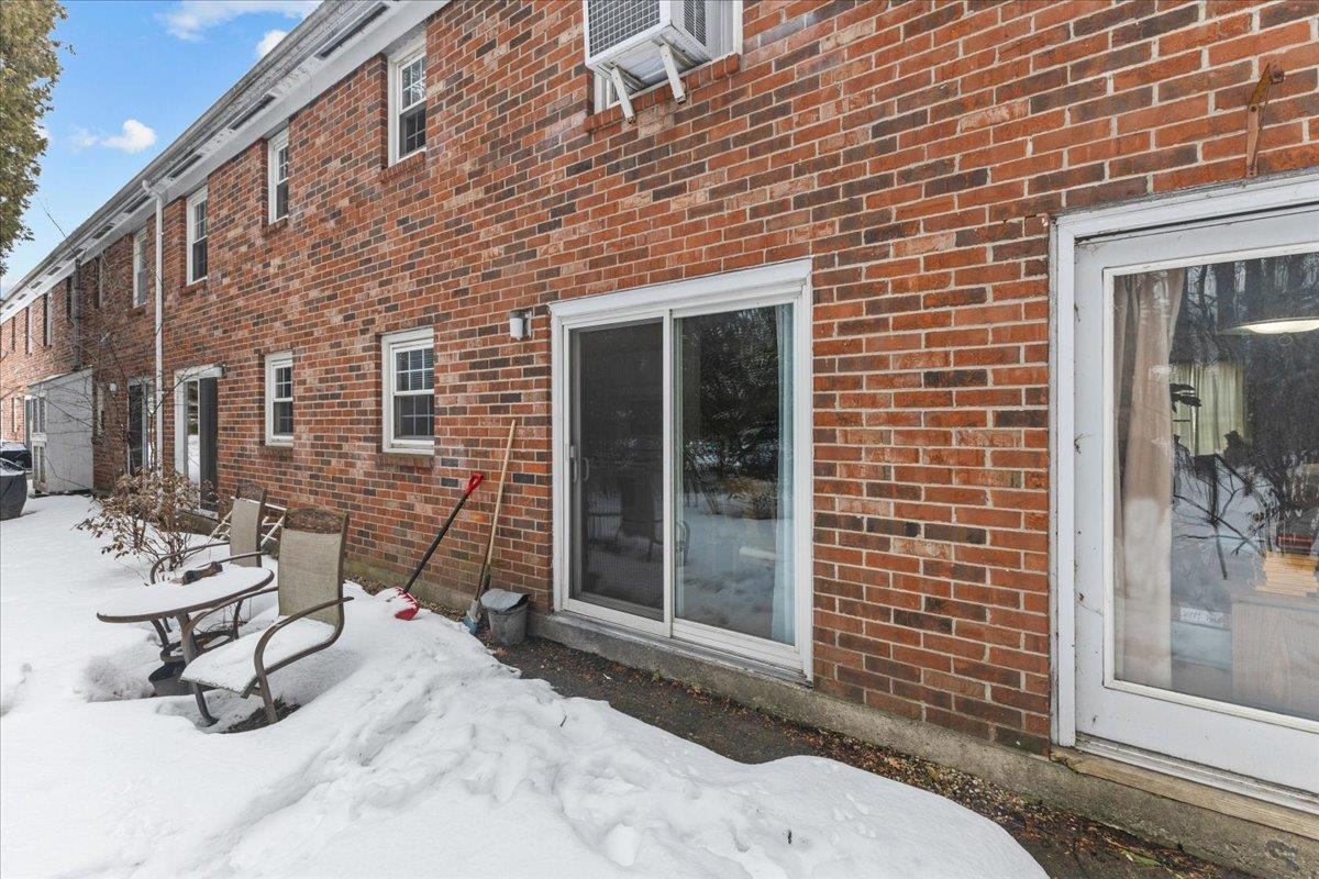 425 Dorset Street Unit: 14