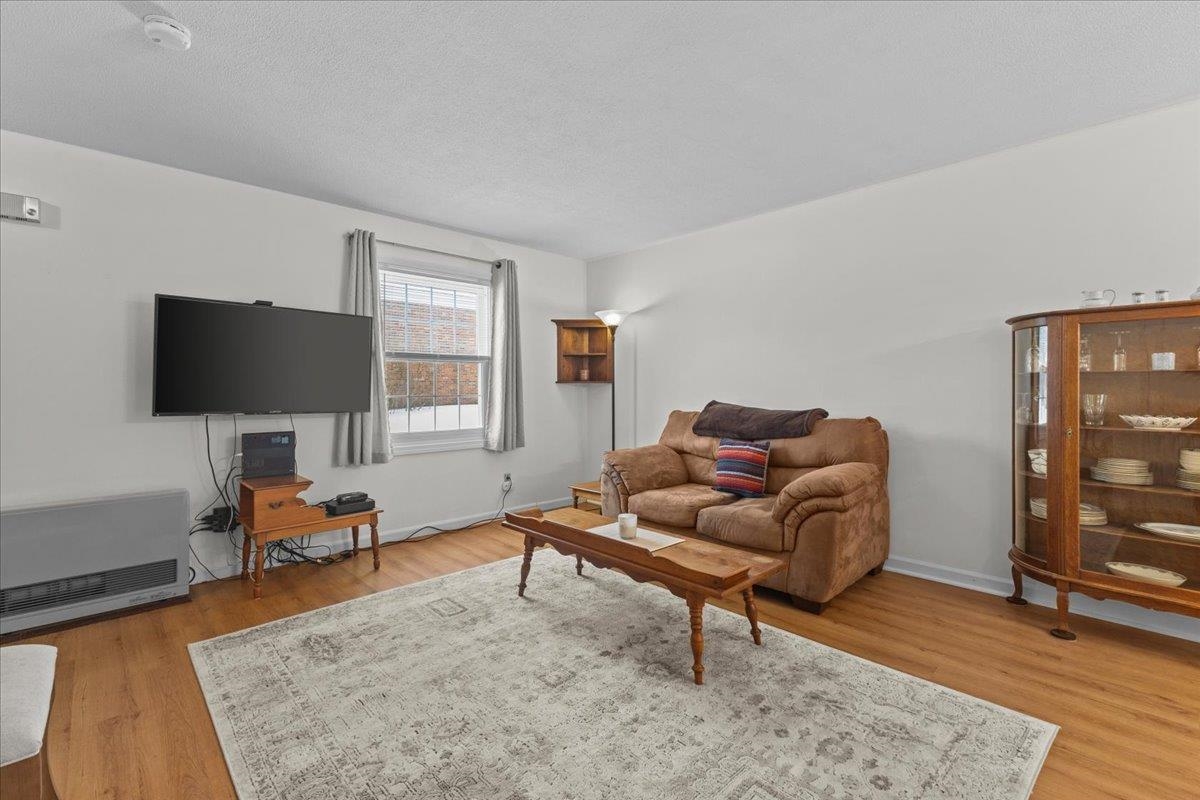 425 Dorset Street Unit: 14