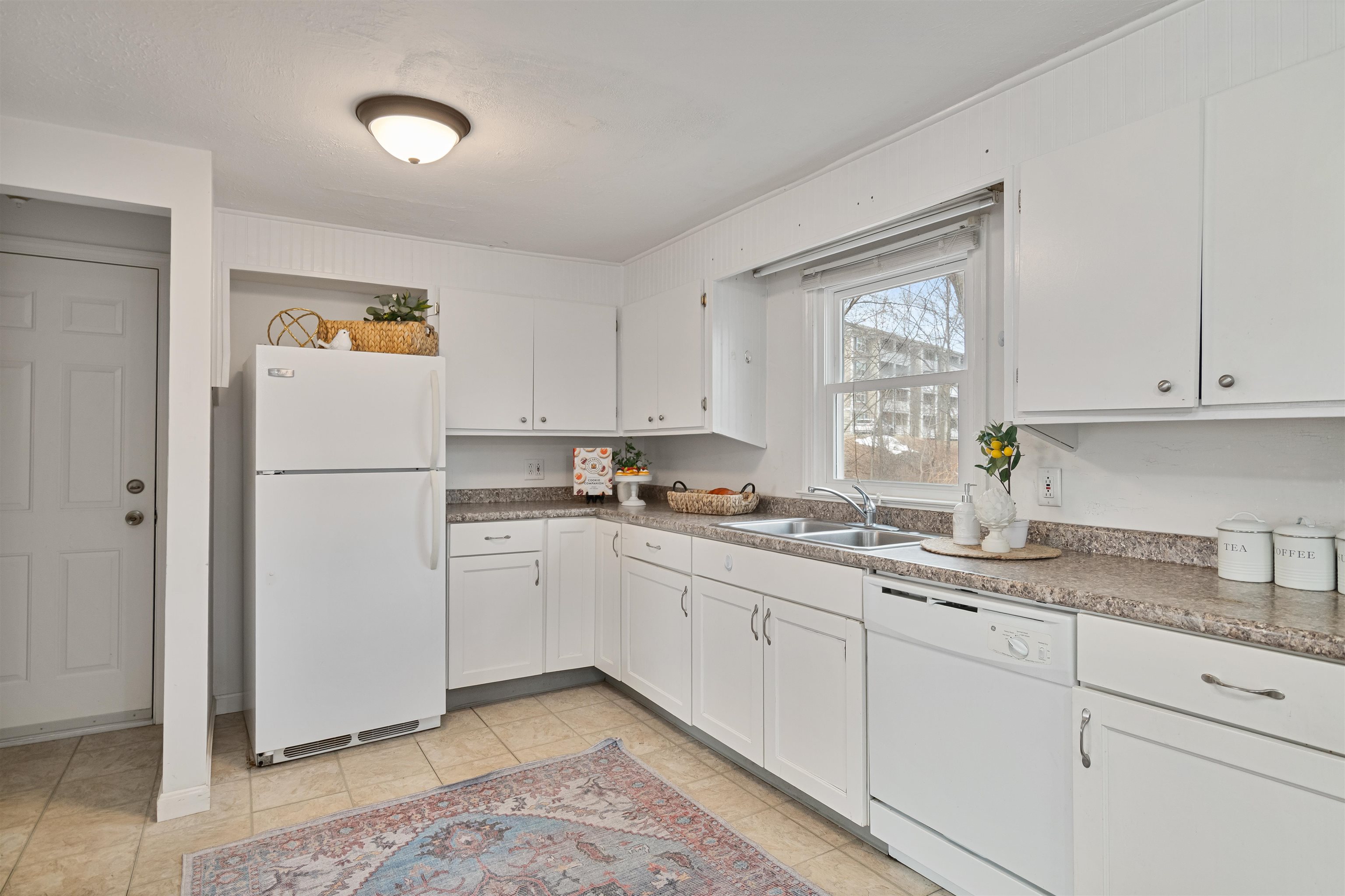 10-12 Silver Bow Terrace