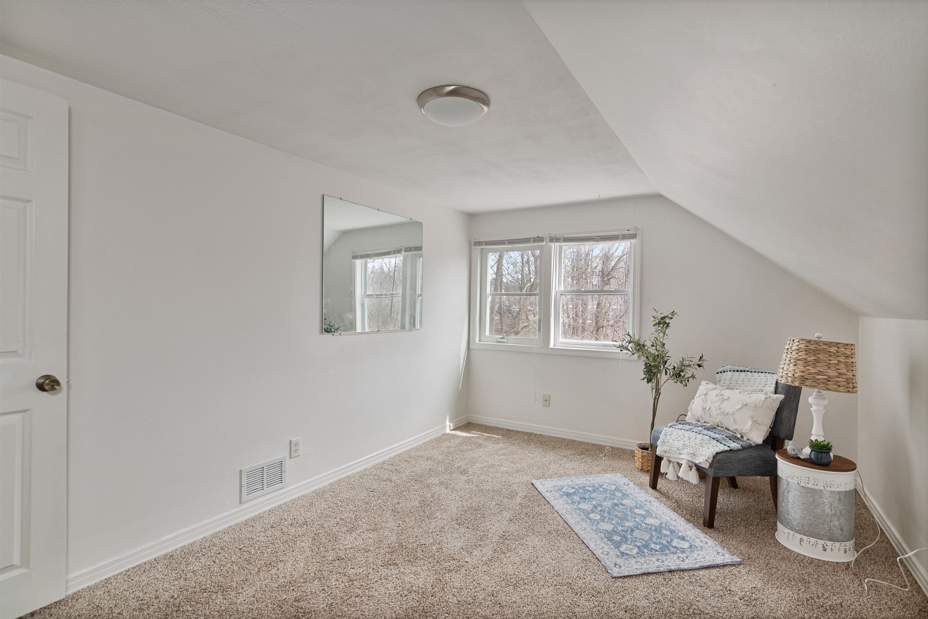 10-12 Silver Bow Terrace