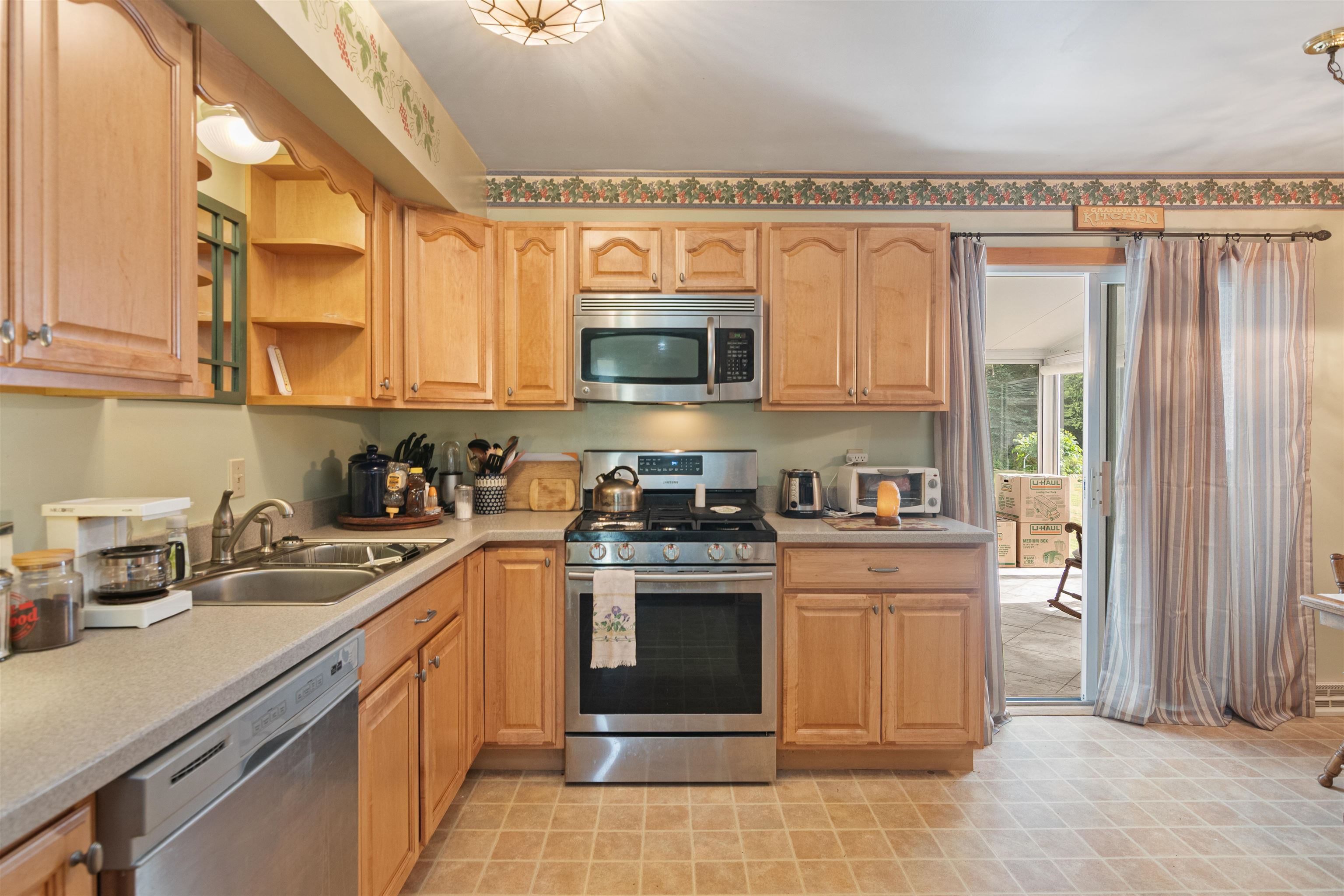 1195 Bay Road
