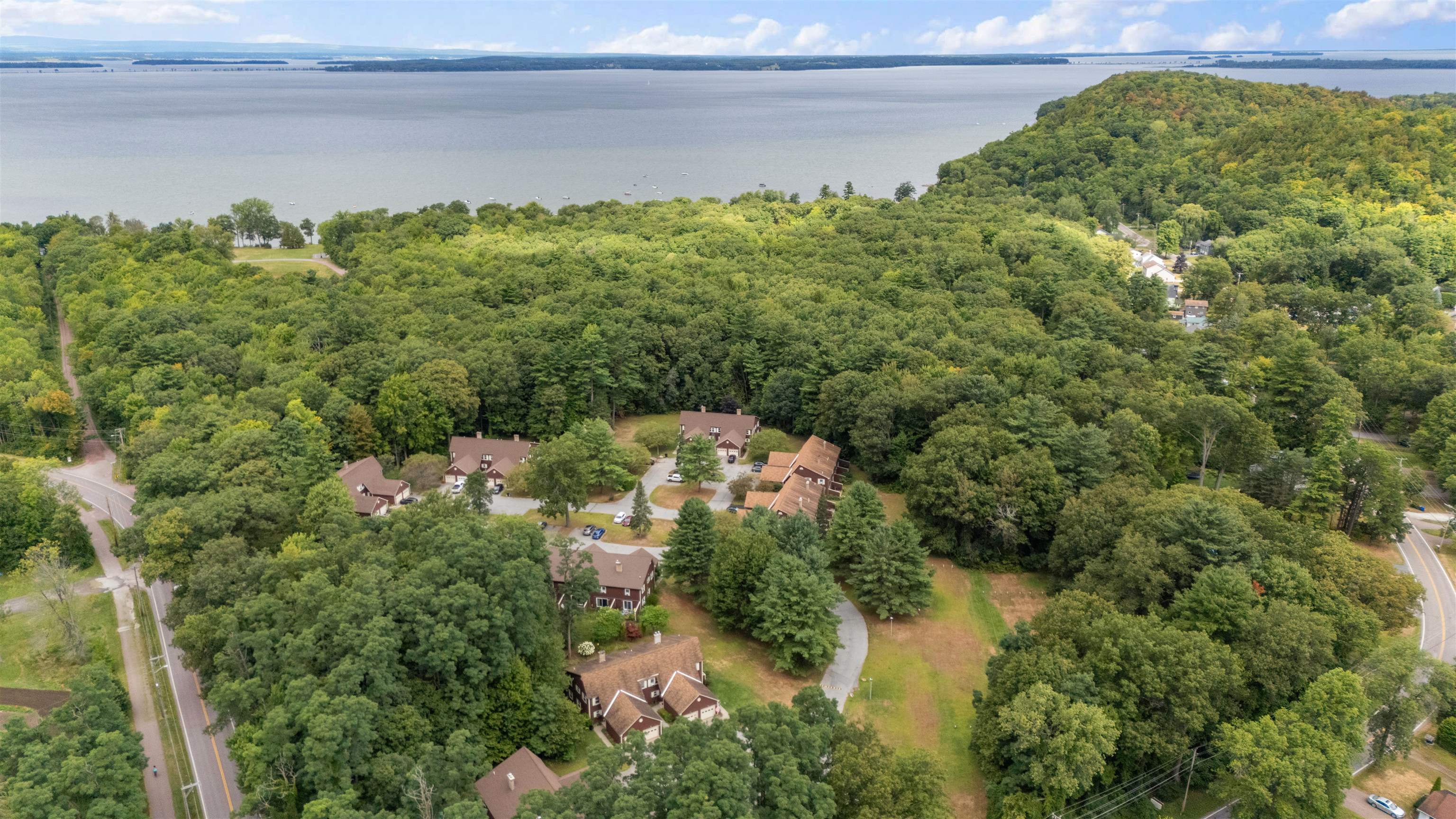 25 Woodbine by the Lake Unit: 4