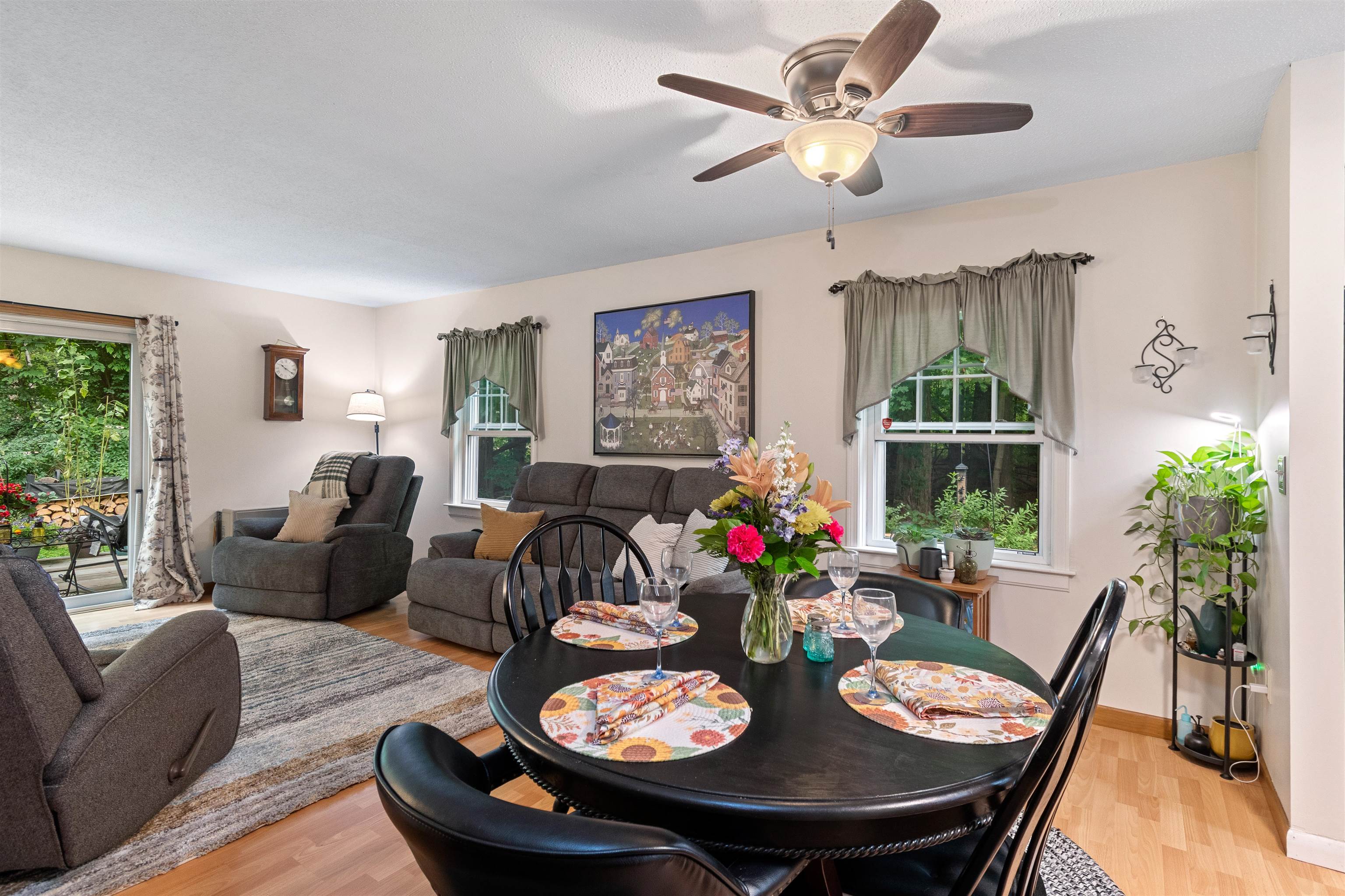 25 Woodbine by the Lake Unit: 4