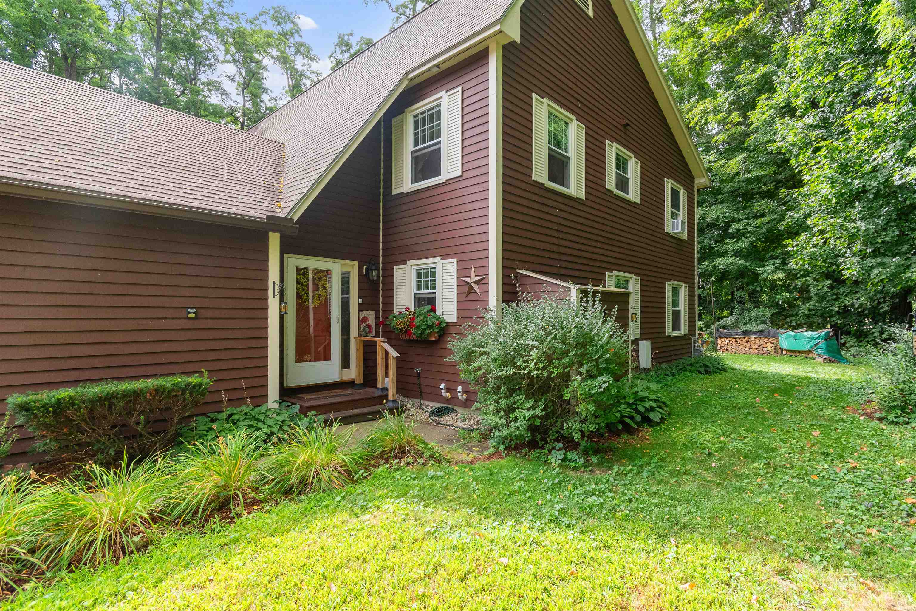25 Woodbine by the Lake Unit: 4