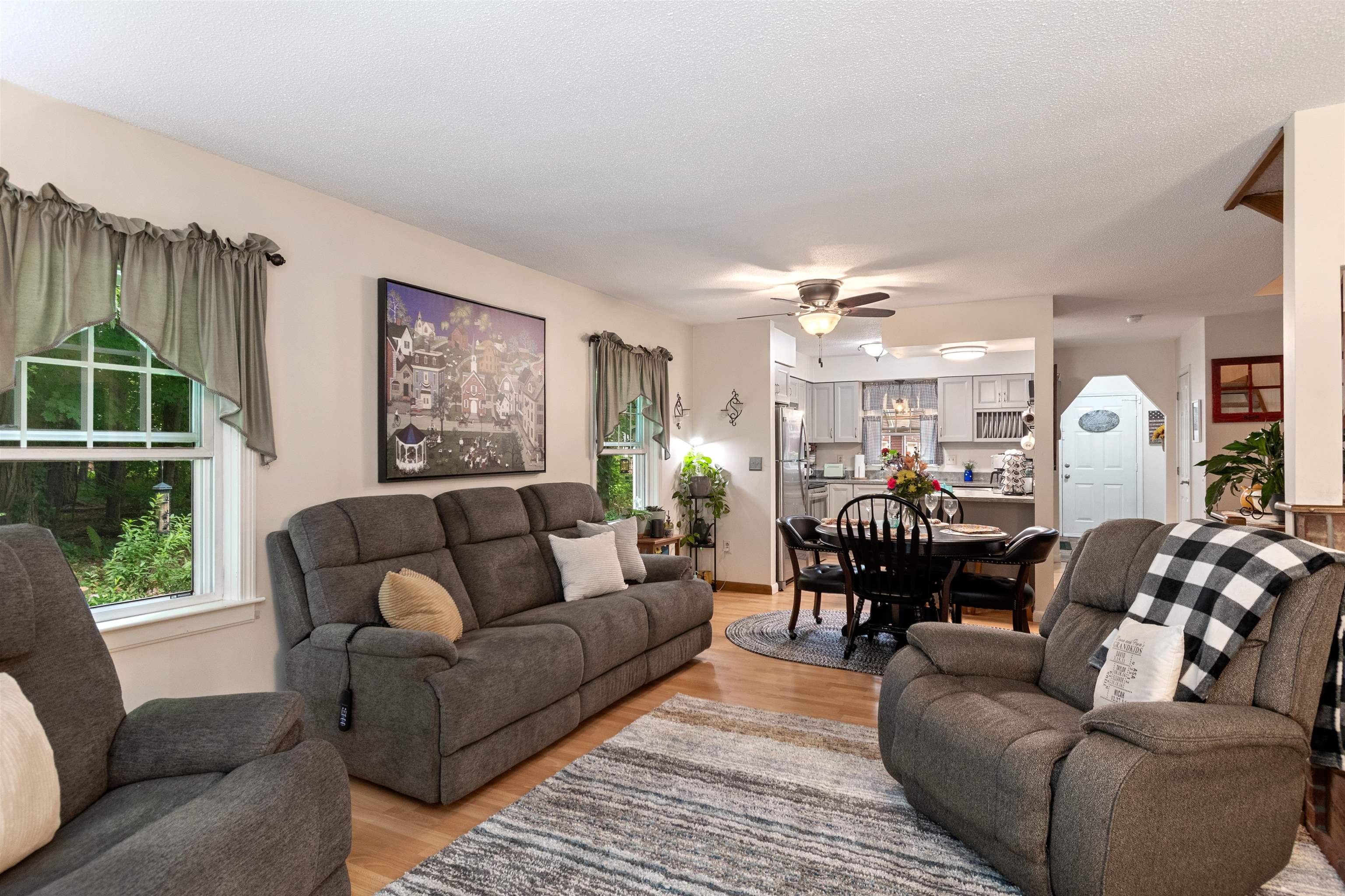 25 Woodbine by the Lake Unit: 4