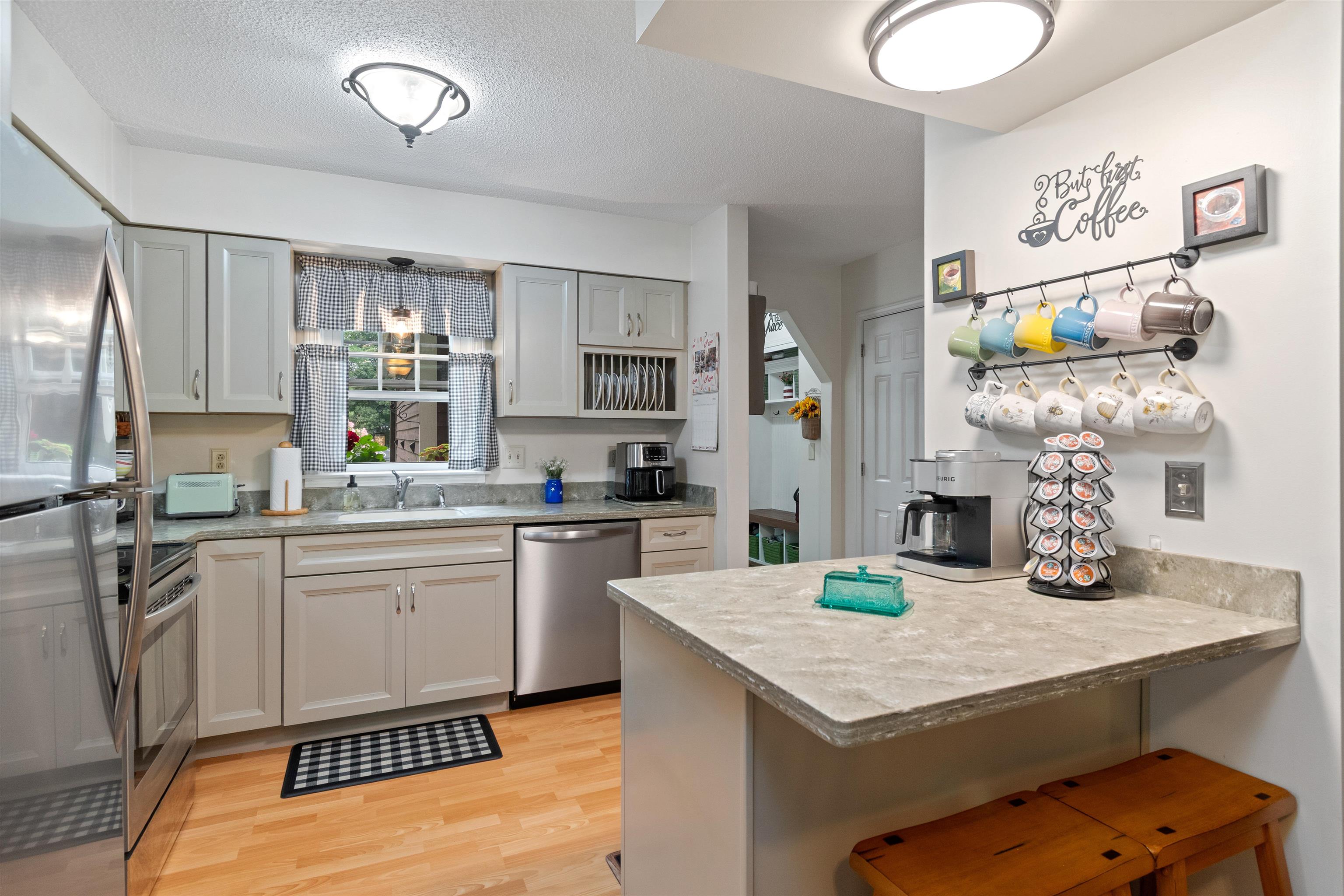 25 Woodbine by the Lake Unit: 4