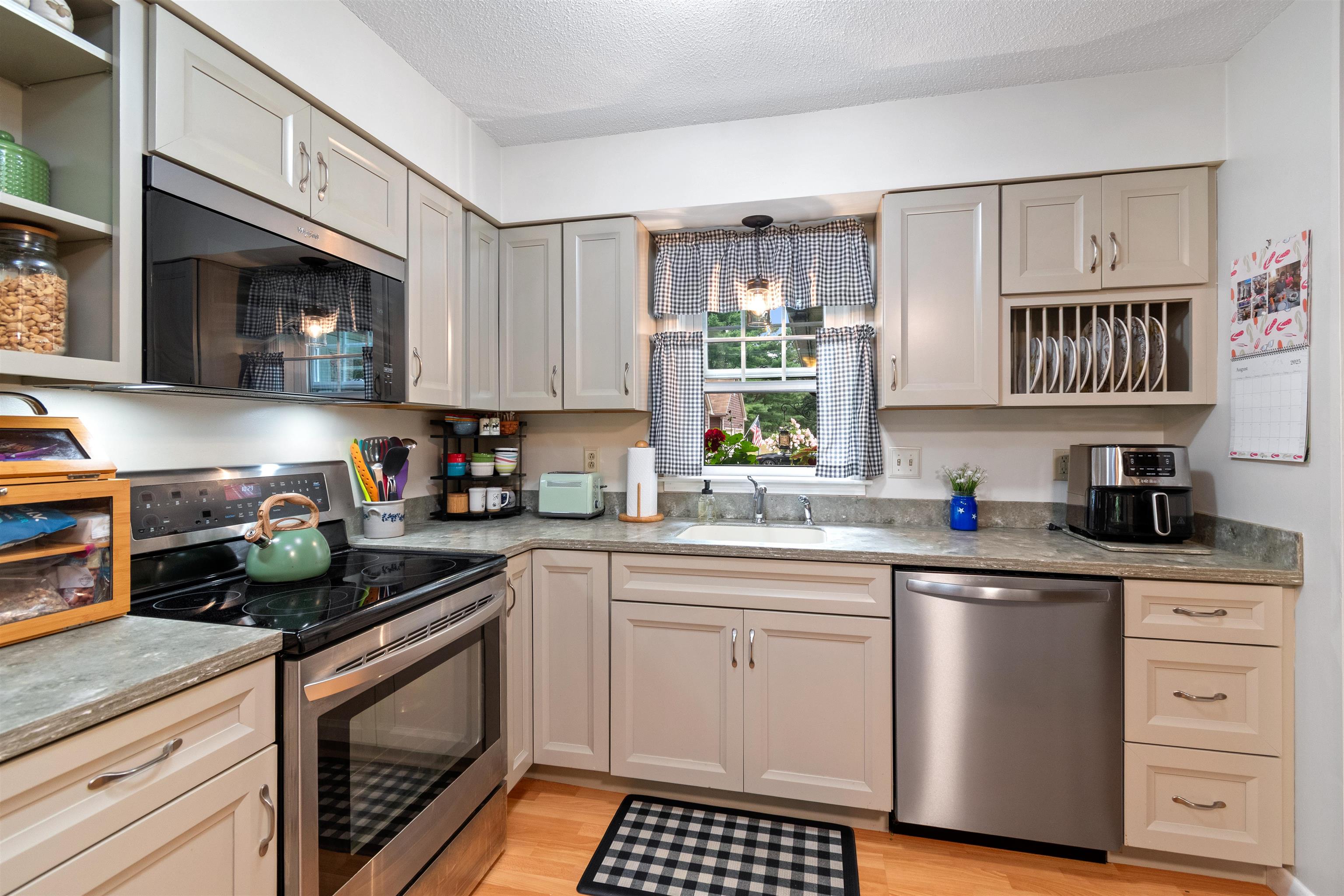 25 Woodbine by the Lake Unit: 4