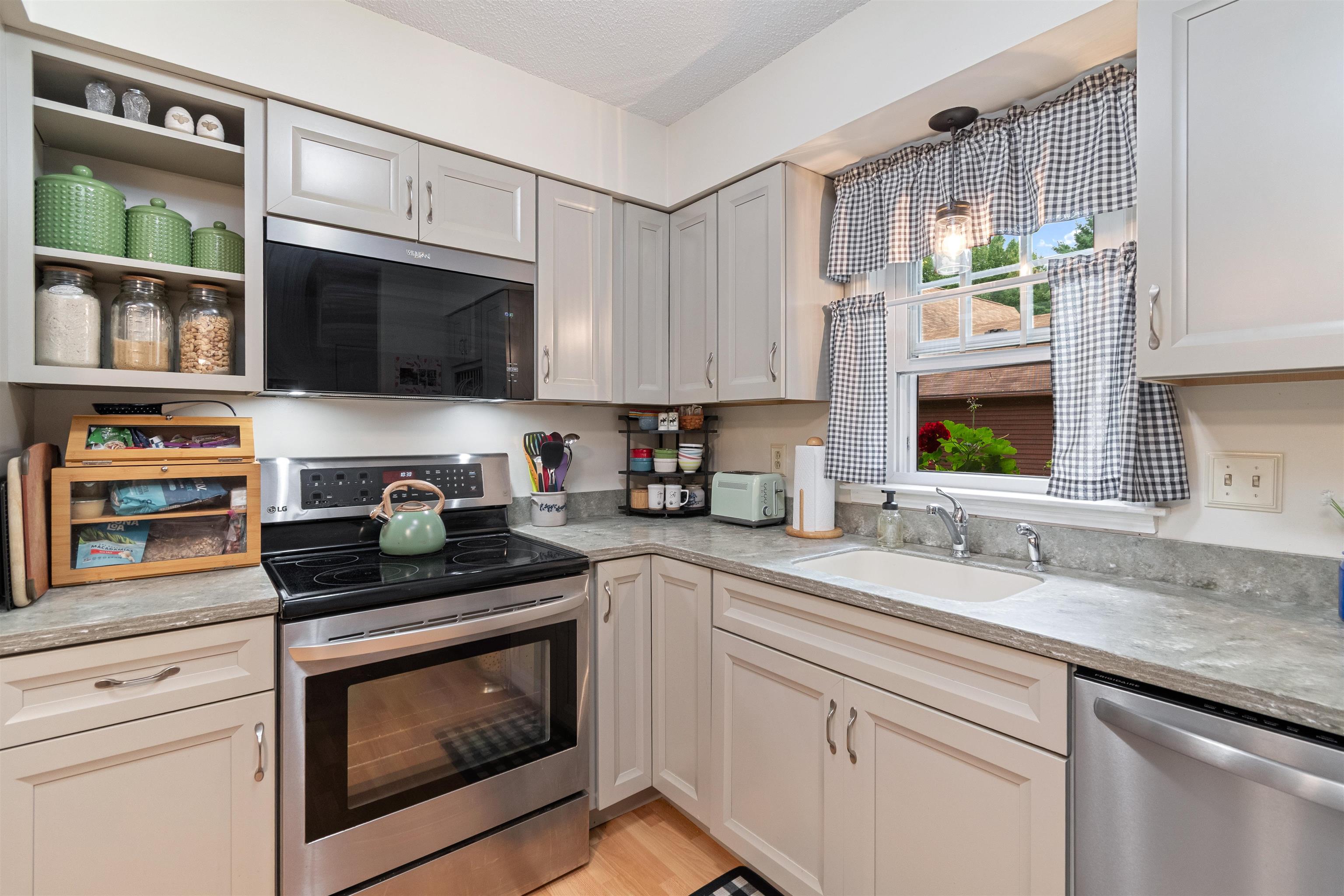 25 Woodbine by the Lake Unit: 4